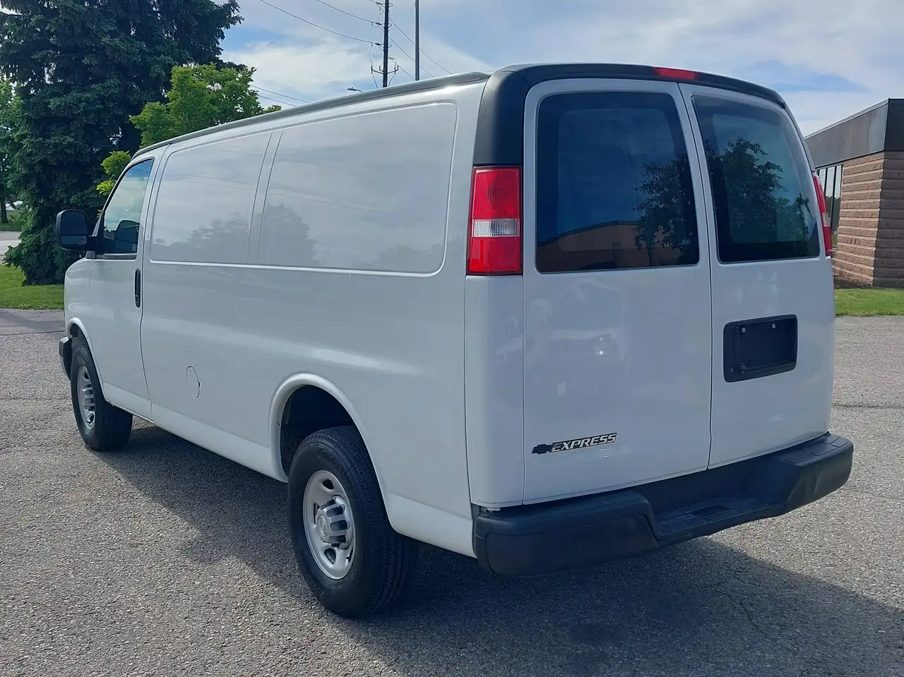 Chevrolet Express снимка Chevrolet Express