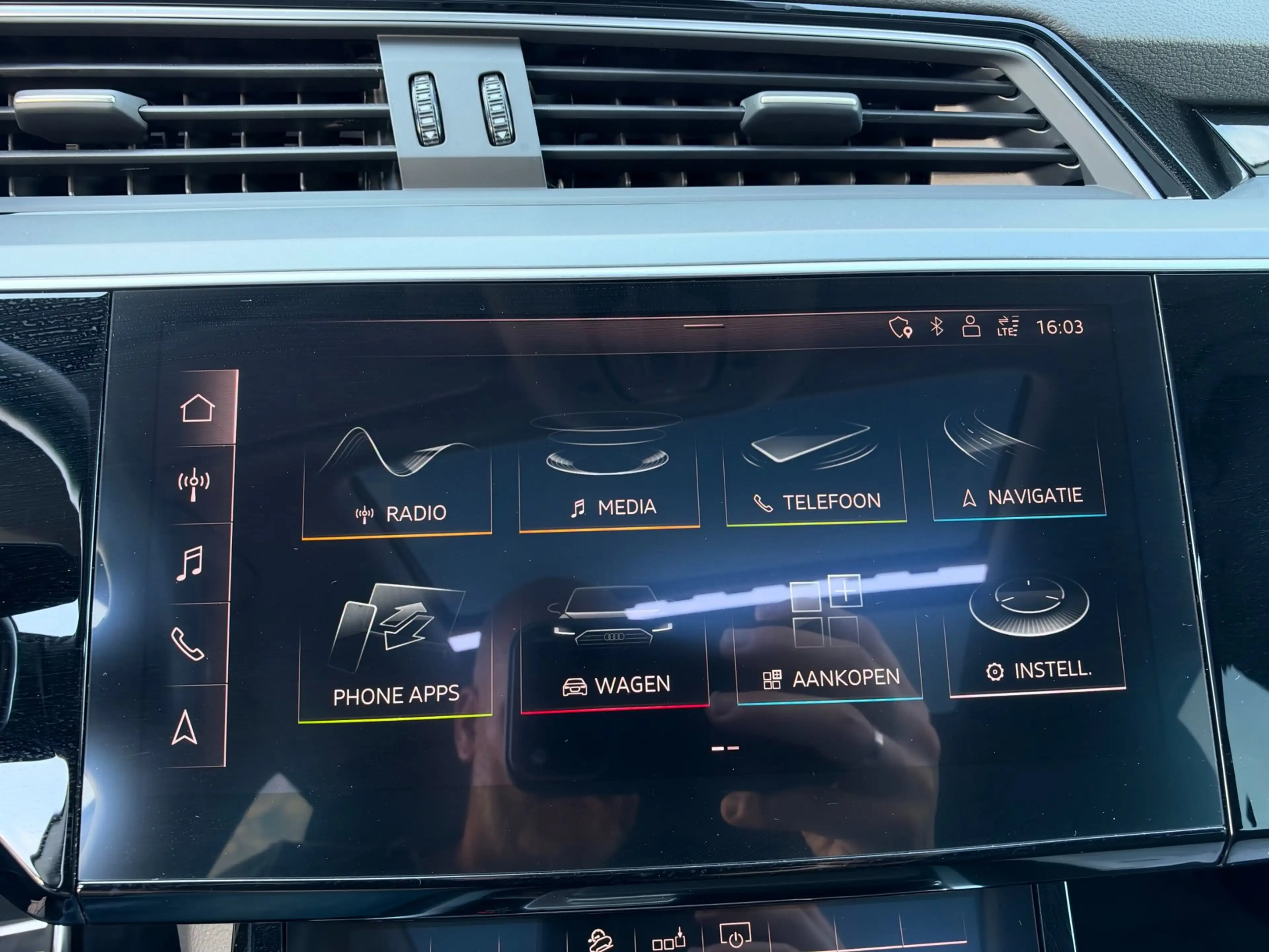 Audi e-tron E-tron 50 Quattro Launch Edition plus 71 kWh — photo 22