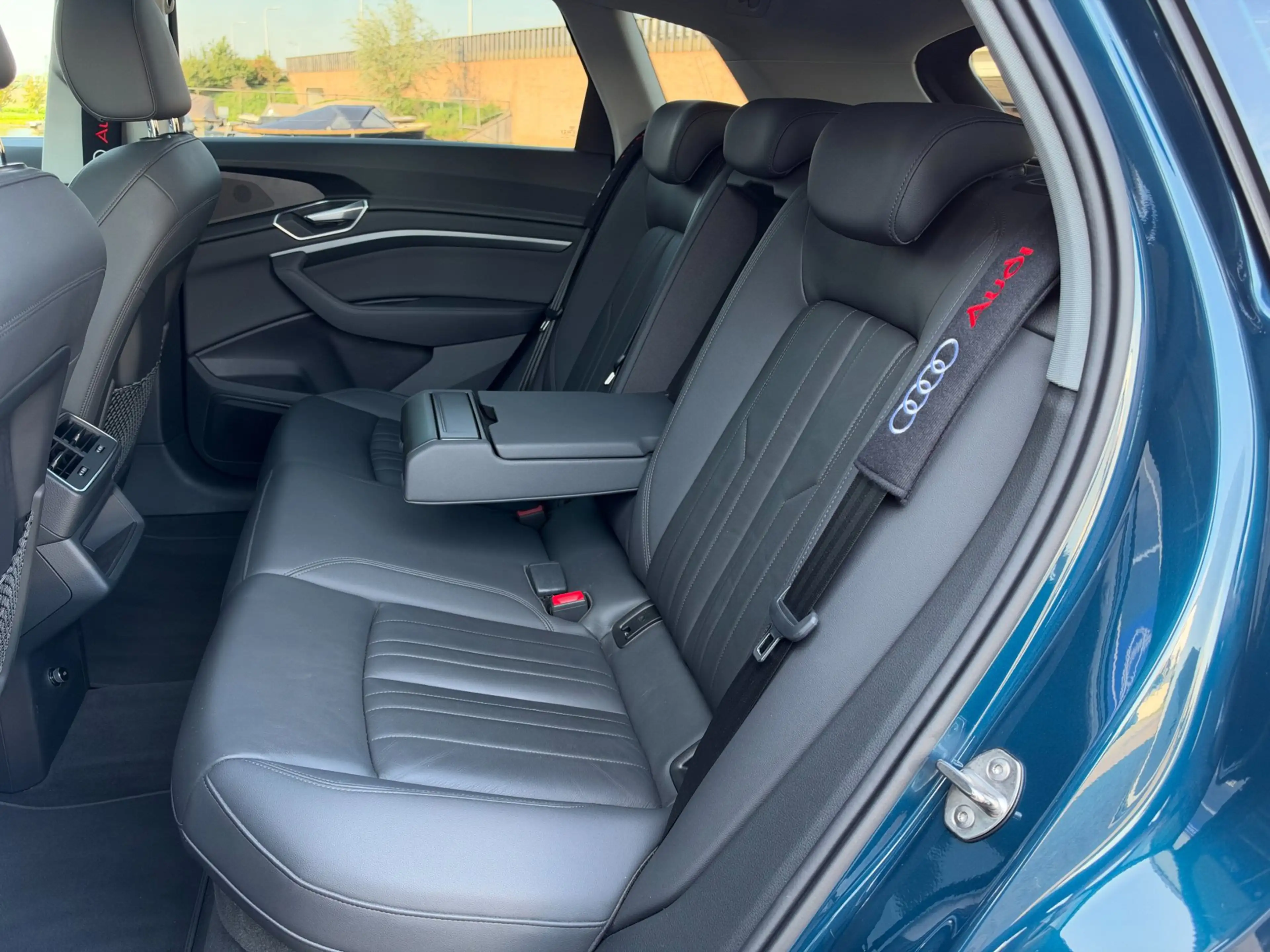 Audi e-tron E-tron 50 Quattro Launch Edition plus 71 kWh — photo 14