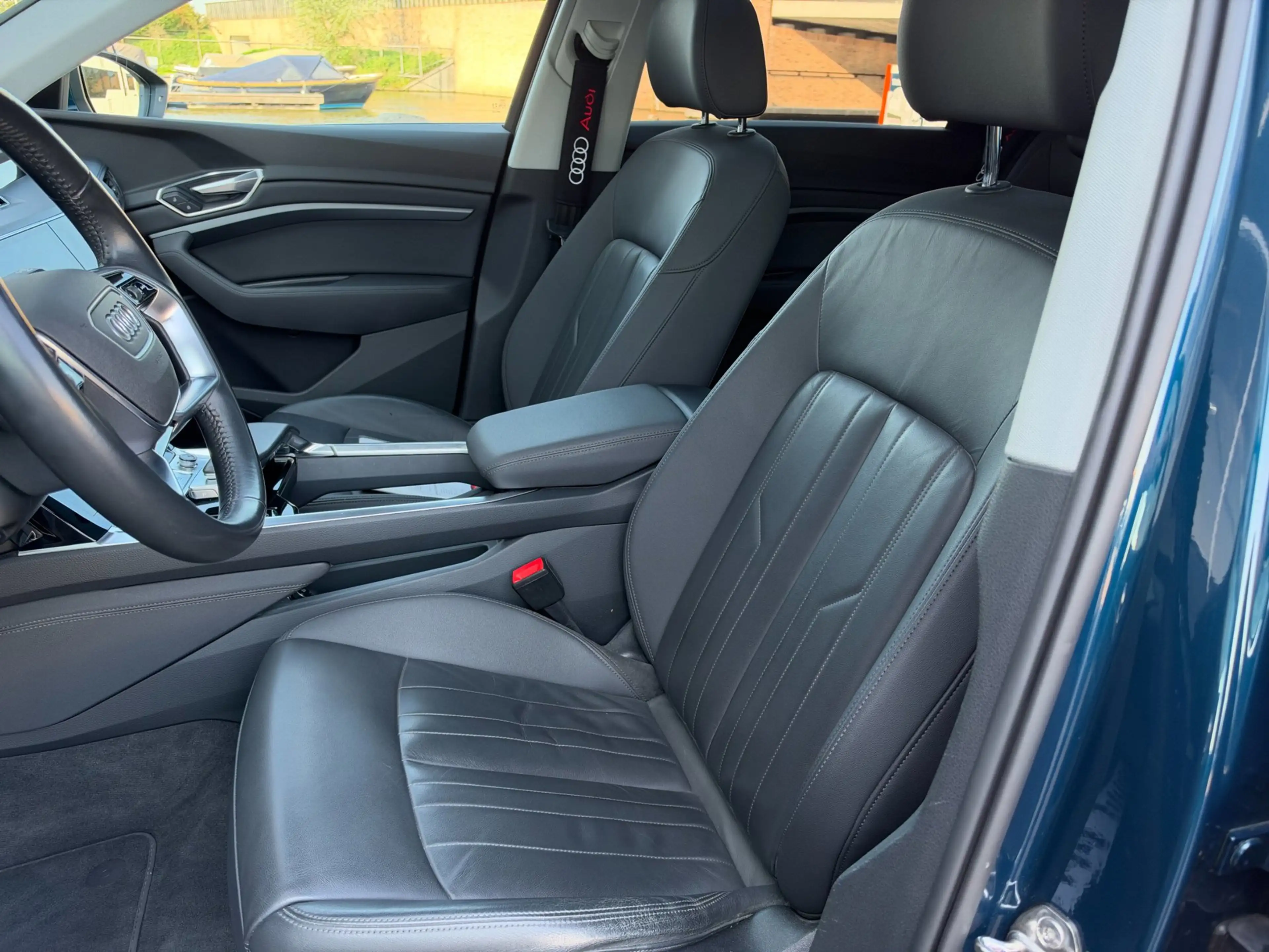 Audi e-tron E-tron 50 Quattro Launch Edition plus 71 kWh — photo 15