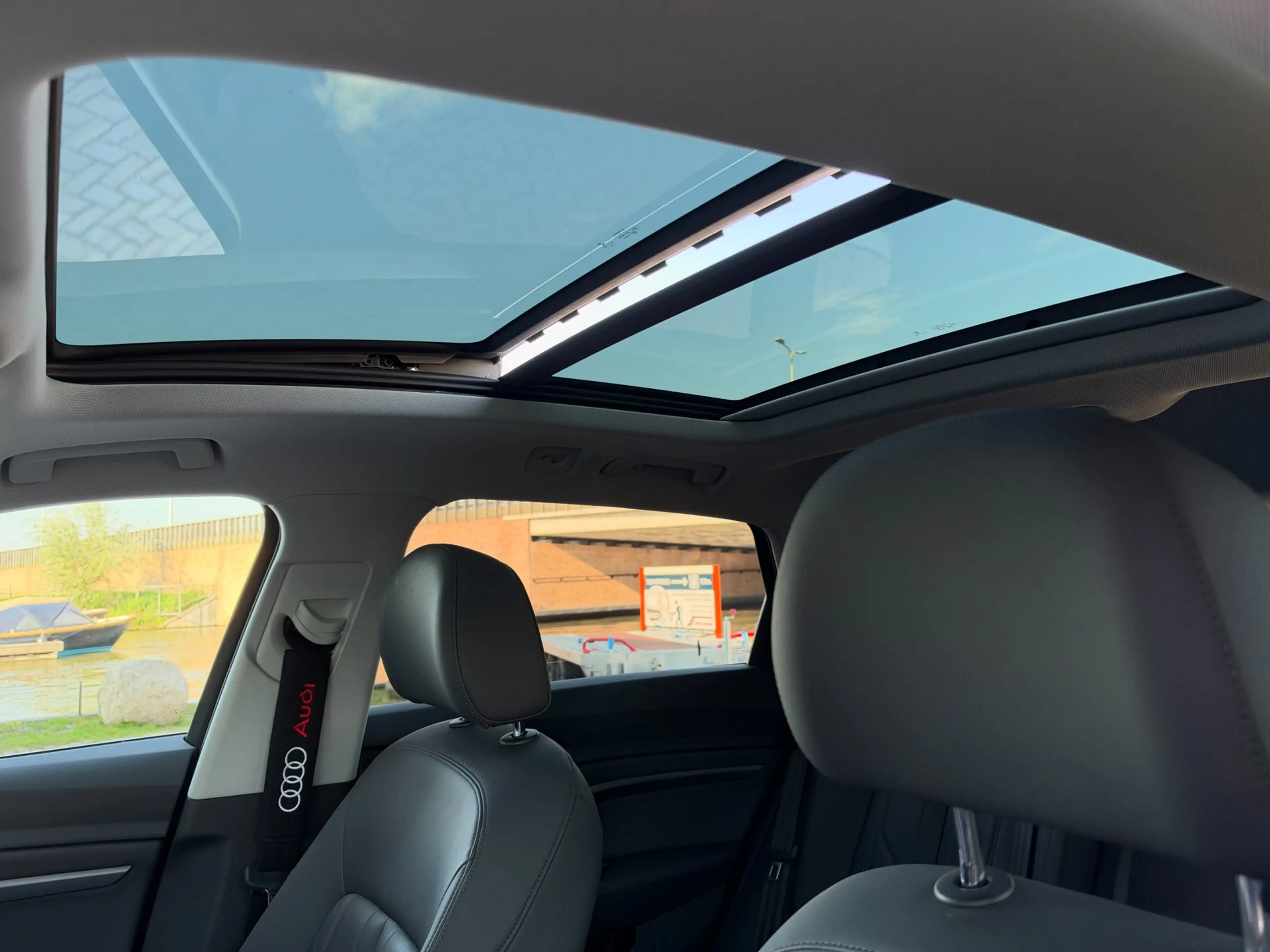 Audi e-tron E-tron 50 Quattro Launch Edition plus 71 kWh — photo 16