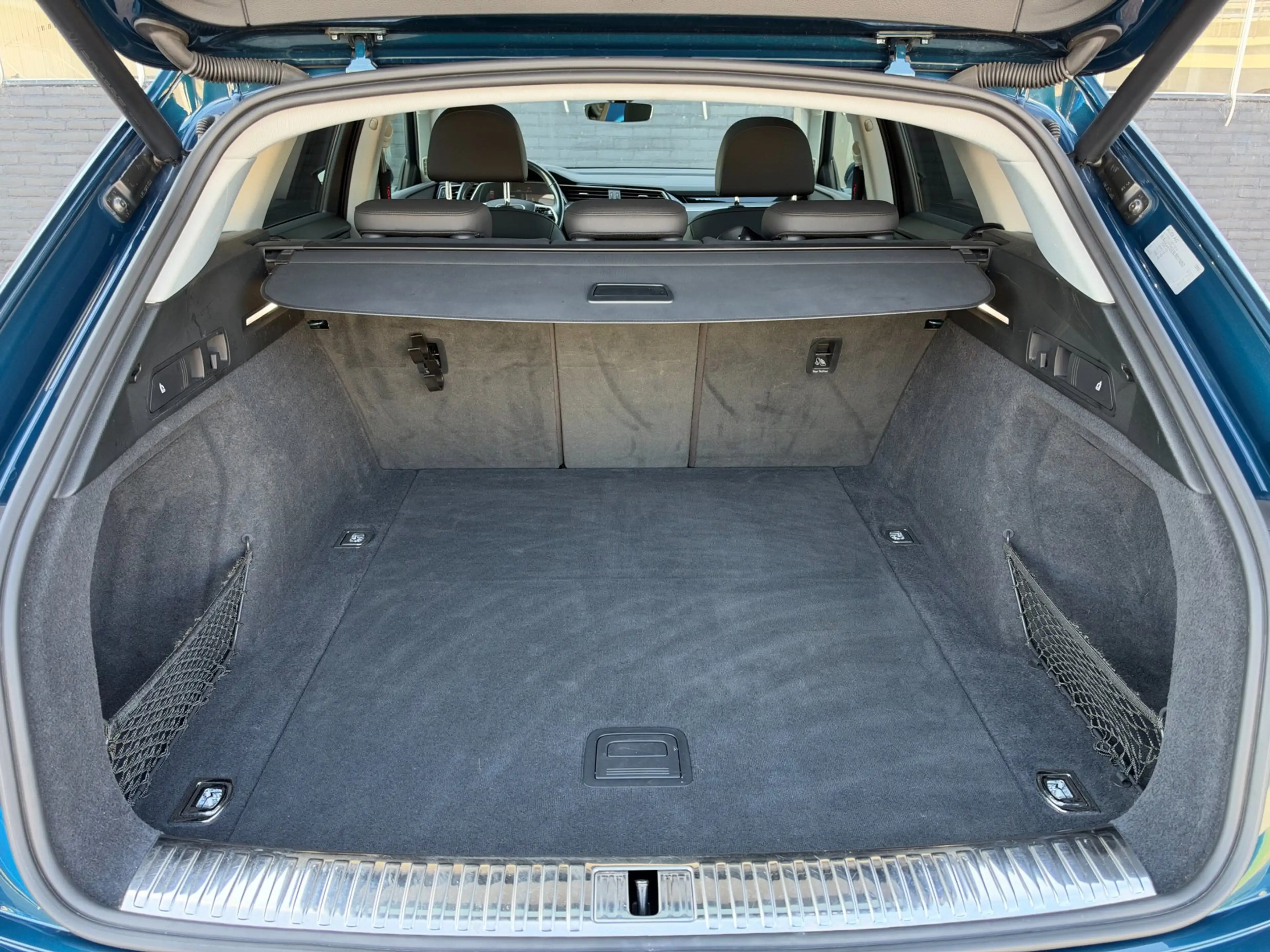 Audi e-tron E-tron 50 Quattro Launch Edition plus 71 kWh — photo 11