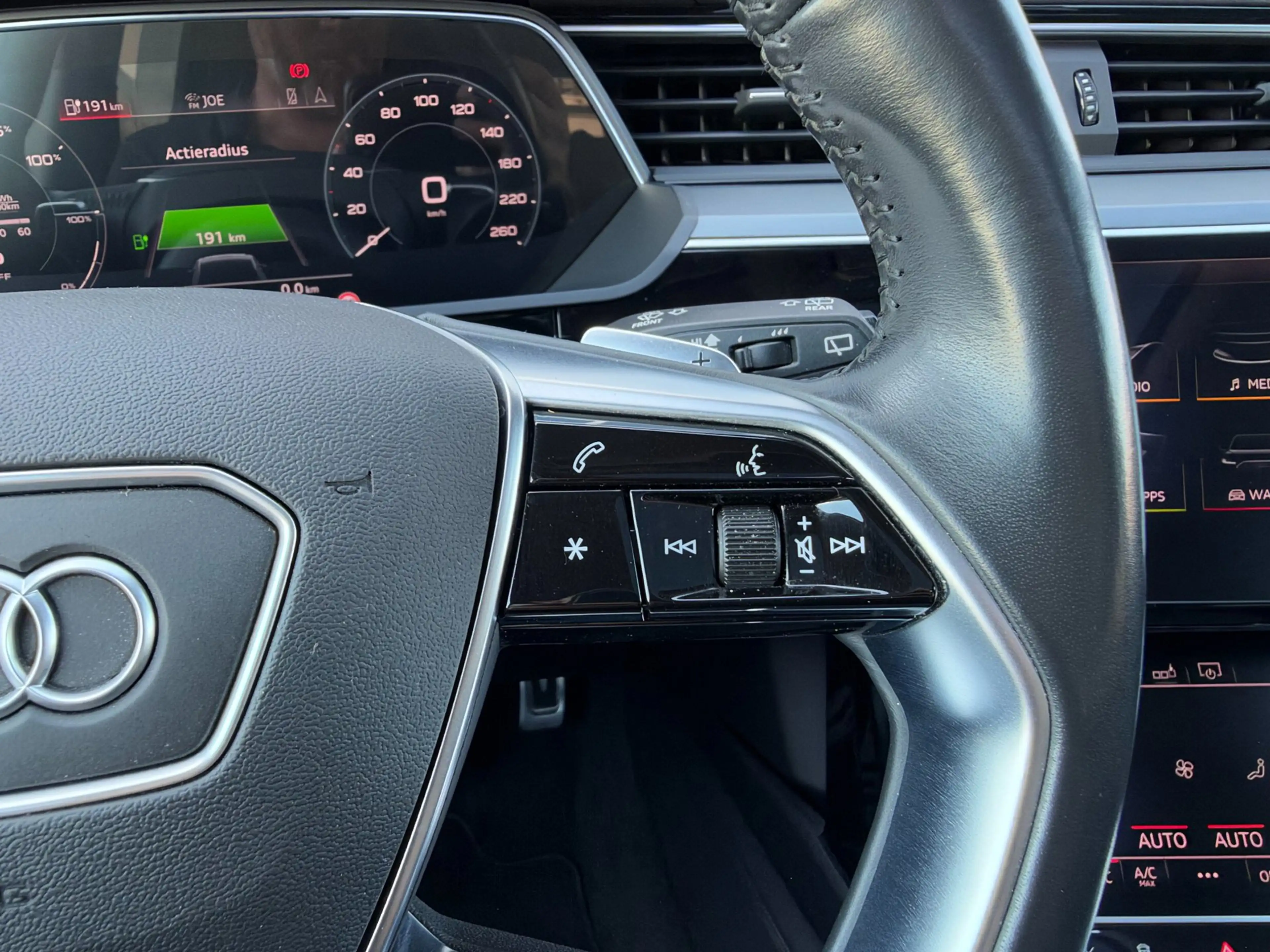 Audi e-tron E-tron 50 Quattro Launch Edition plus 71 kWh — photo 33