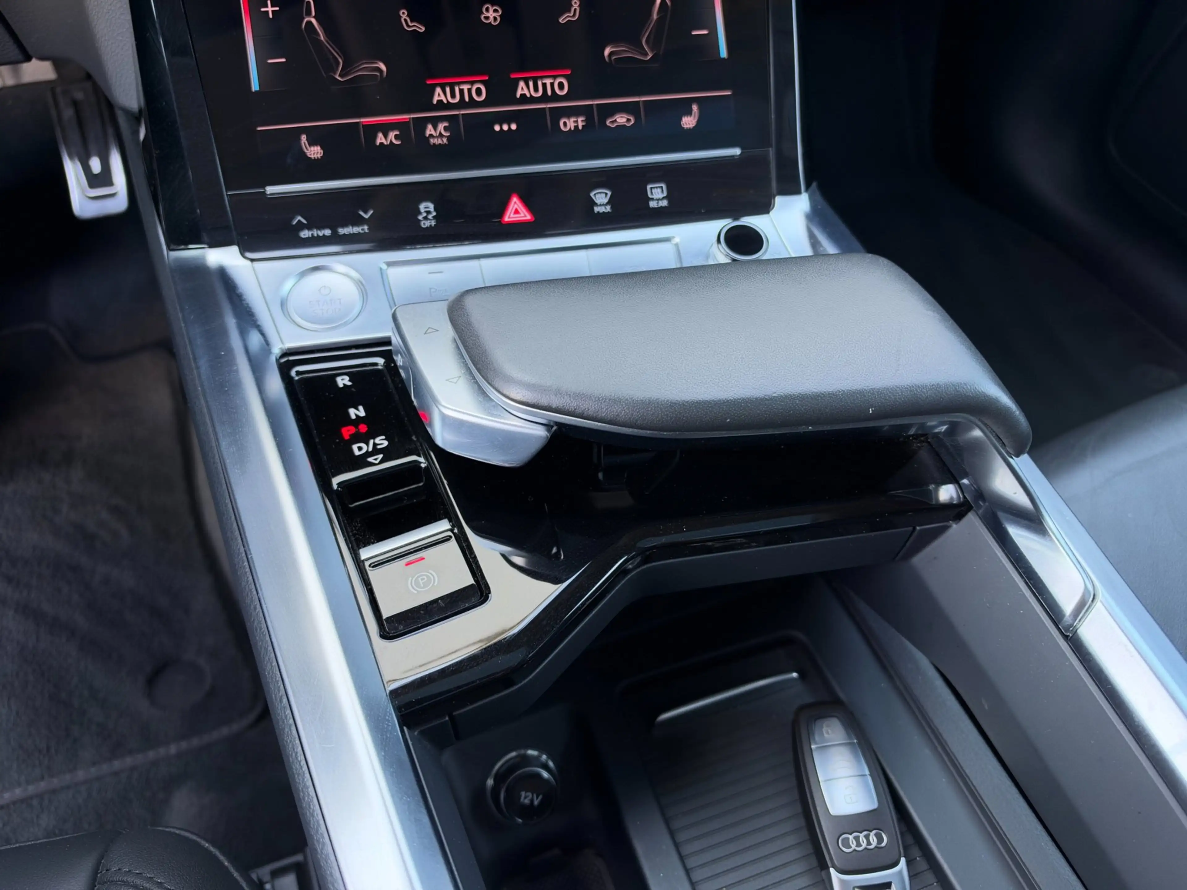 Audi e-tron E-tron 50 Quattro Launch Edition plus 71 kWh — photo 26