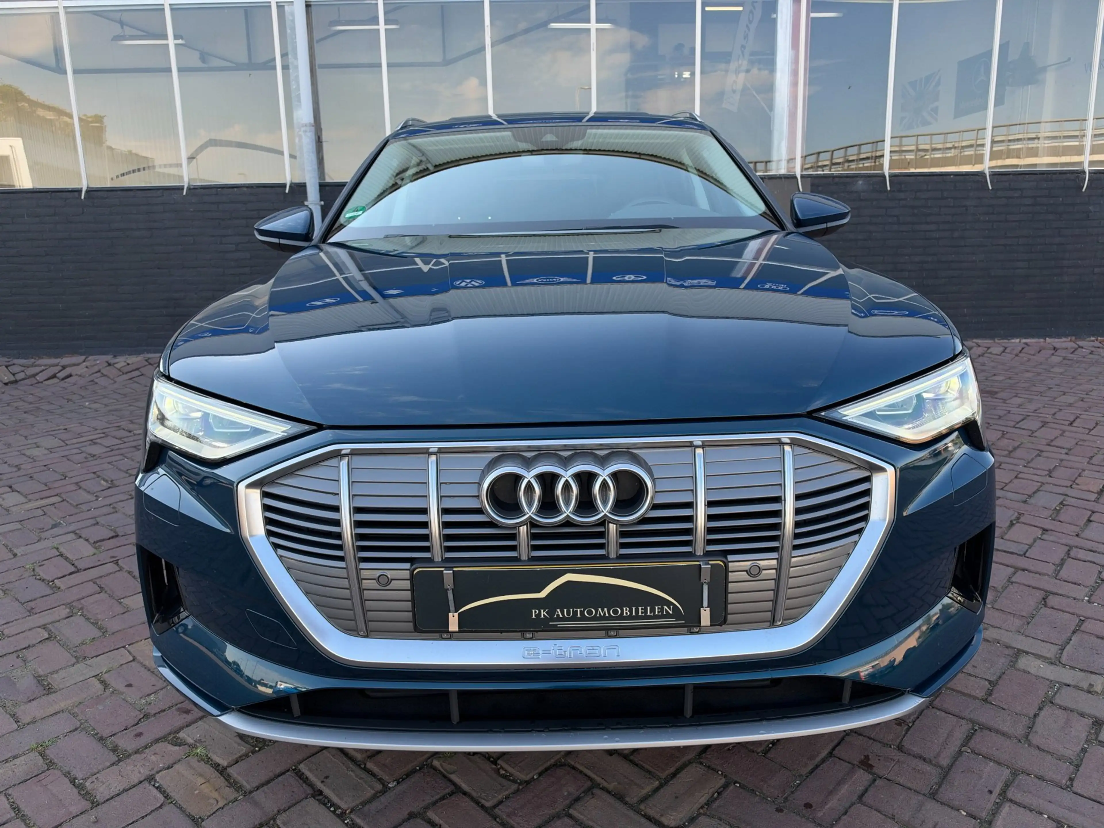 Audi e-tron E-tron 50 Quattro Launch Edition plus 71 kWh — photo 2