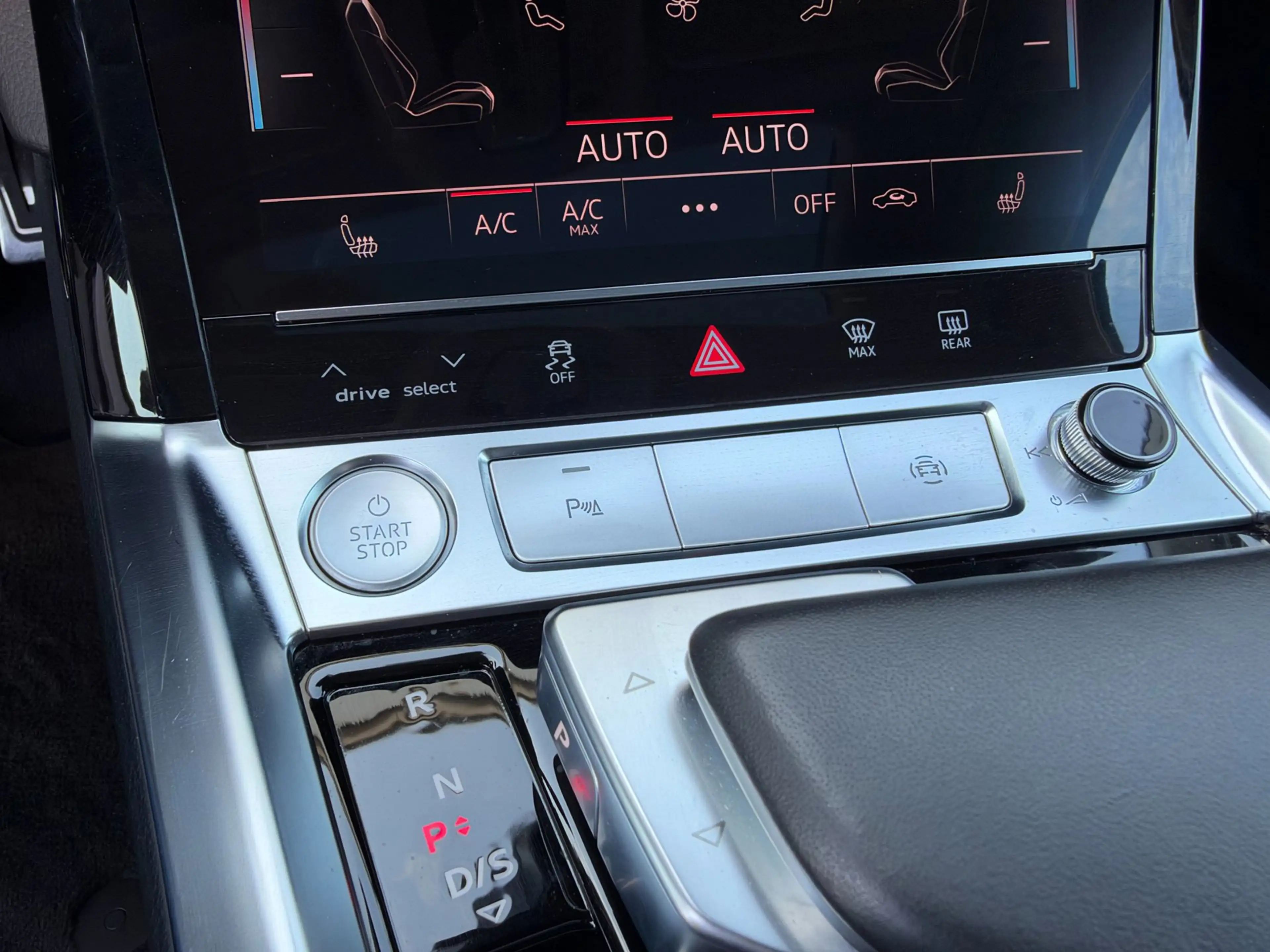 Audi e-tron E-tron 50 Quattro Launch Edition plus 71 kWh — photo 25