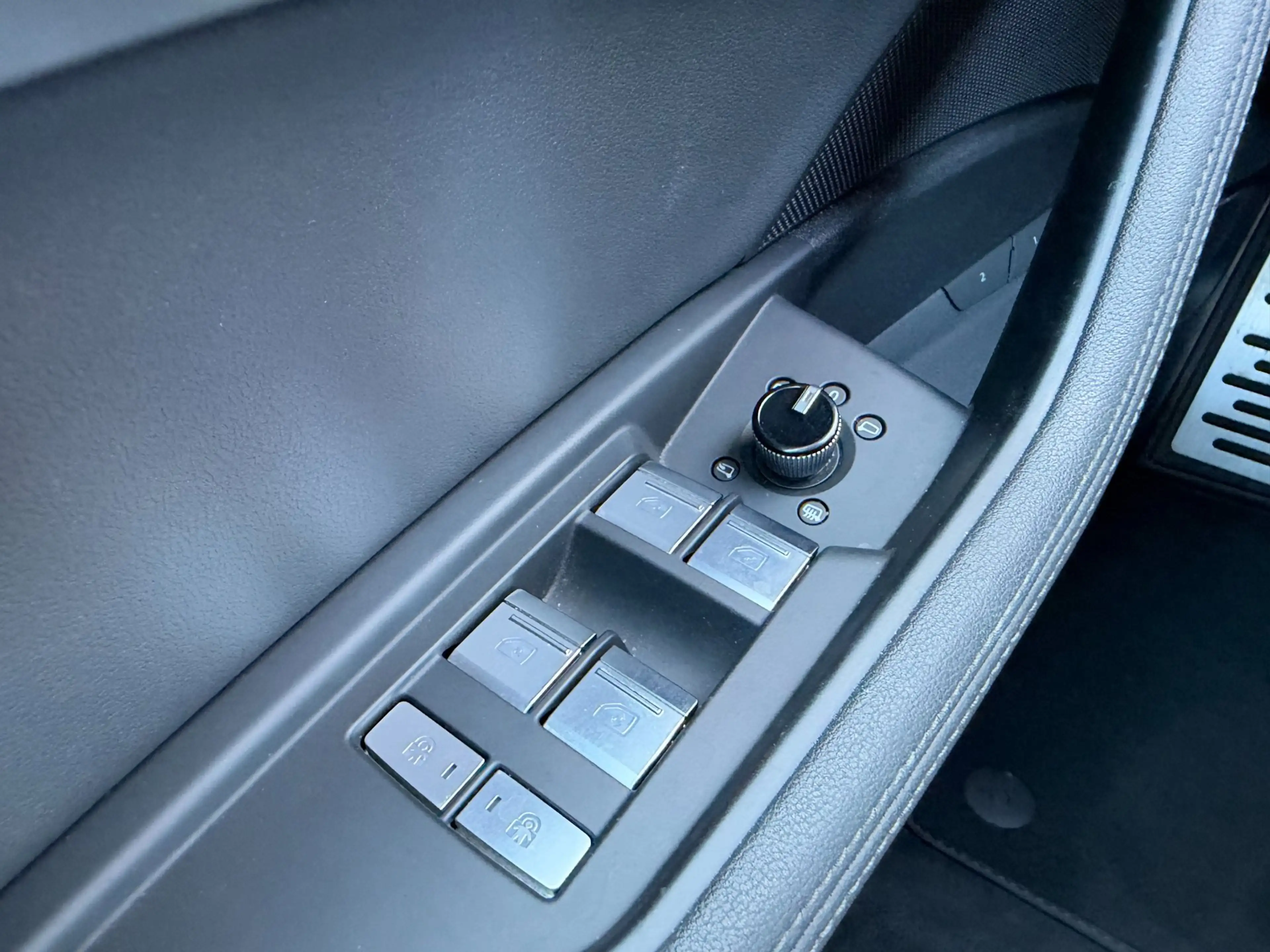 Audi e-tron E-tron 50 Quattro Launch Edition plus 71 kWh — photo 29