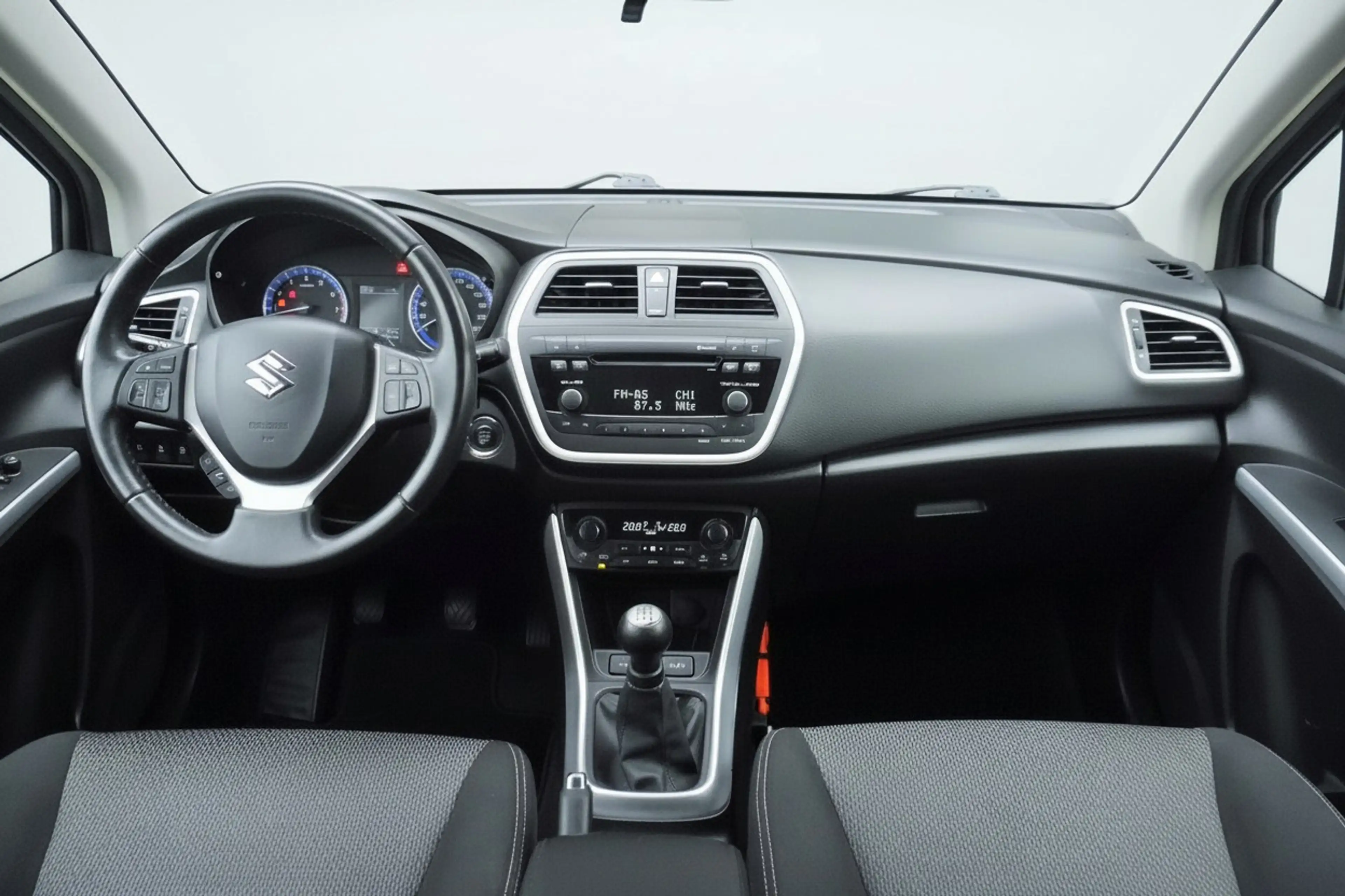 Suzuki SX4 S-Cross 1.6 Exclusive Trekhaak — photo 6