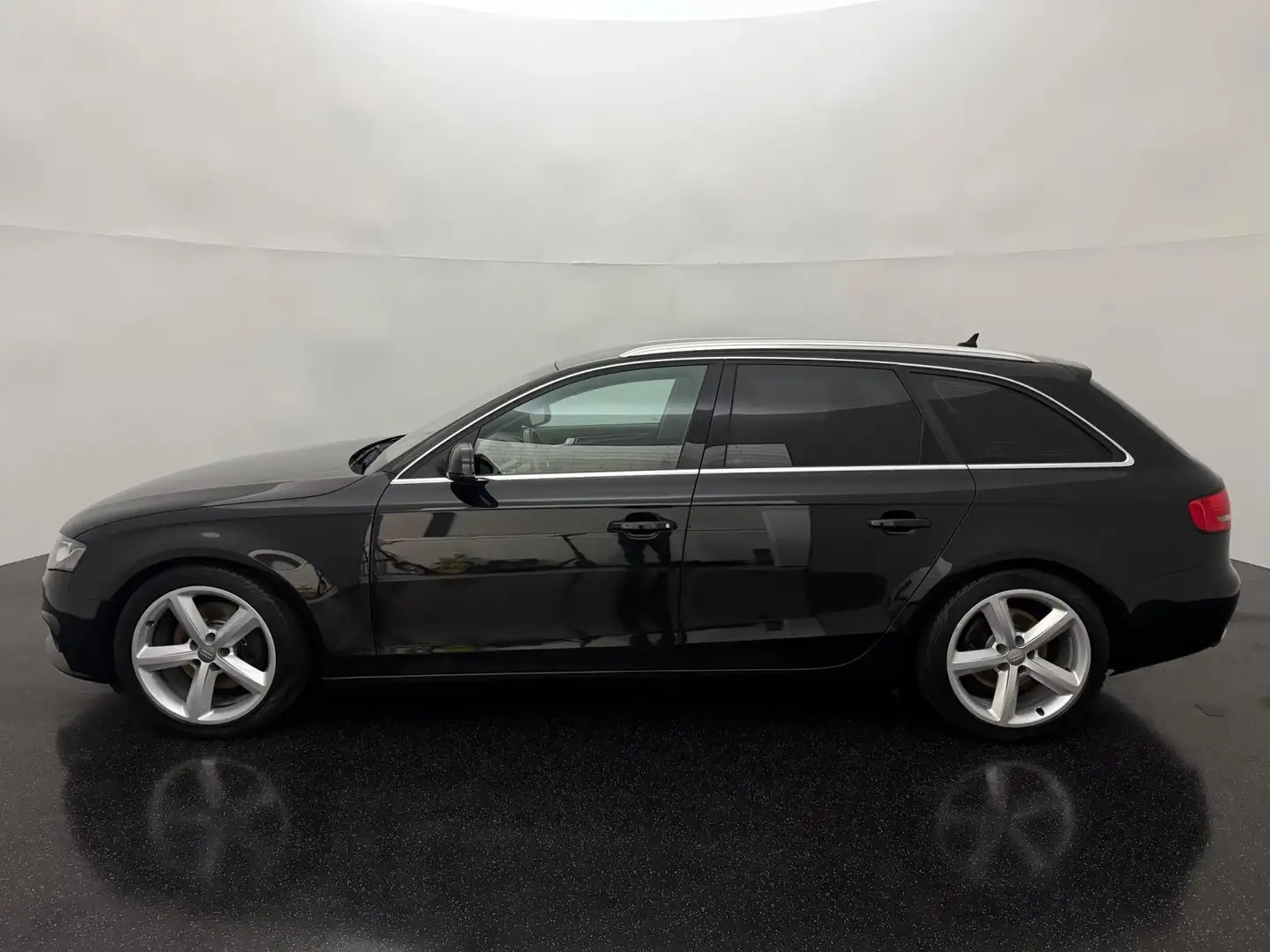 Audi A4 Avant 2.0 TFSI AUT quattro Noir - 2