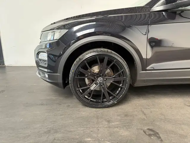 Volkswagen T-Roc view 26
