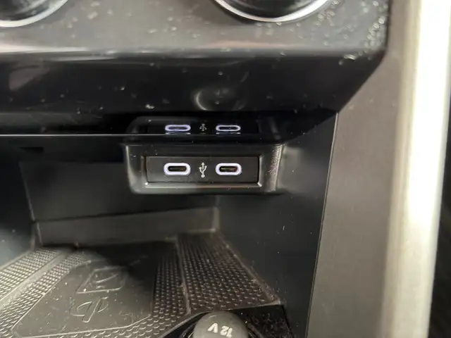 Volkswagen T-Roc view 13