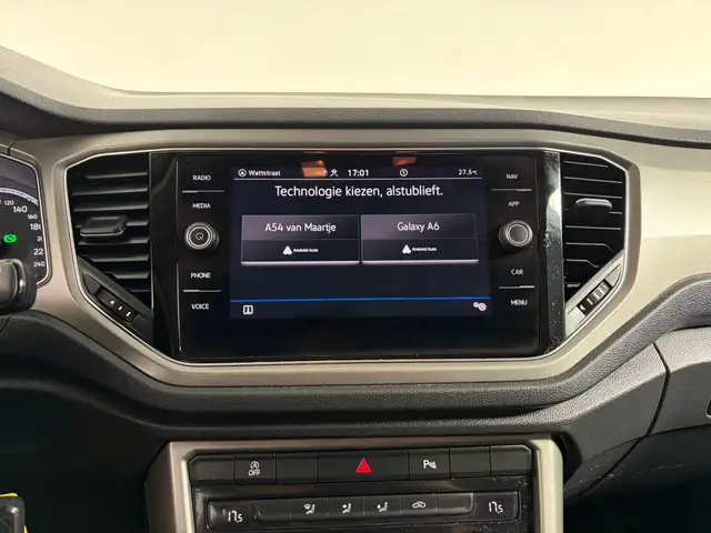 Volkswagen T-Roc view 8