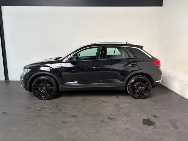 Volkswagen T-Roc view 24