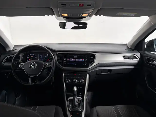 Volkswagen T-Roc view 6