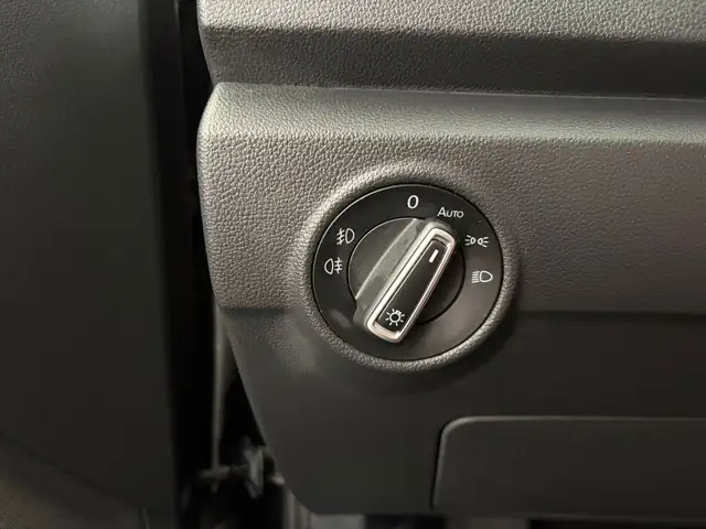 Volkswagen T-Roc view 17