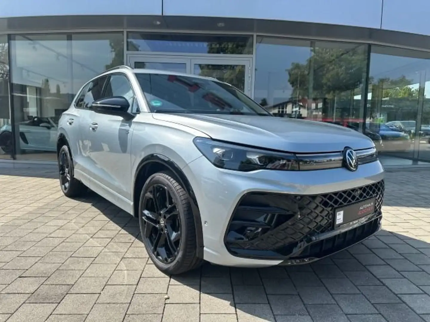 Volkswagen Tiguan R-Line 2,0 TDI, 7-Gang-DSG Silber - 2