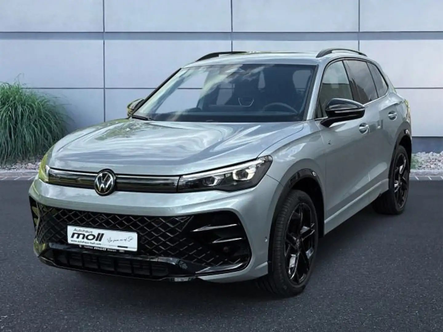 Volkswagen Tiguan R-Line 2,0 TDI, 7-Gang-DSG Silber - 1