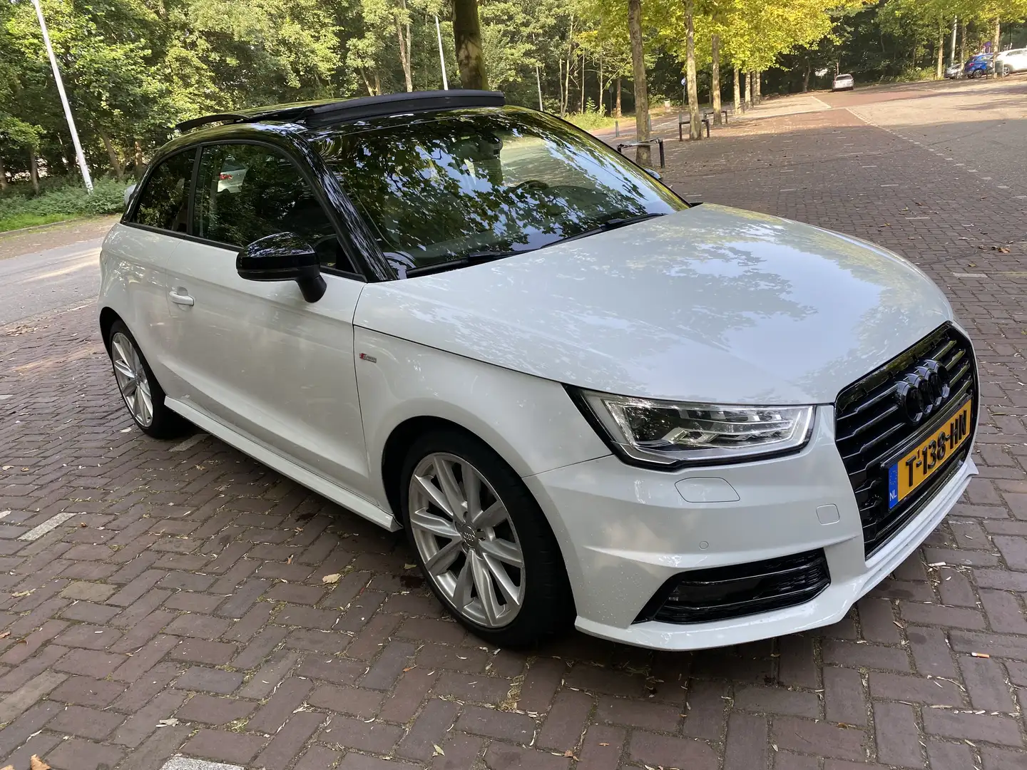 Audi A1 1.4 TFSI Sp. Pro L S. pano automaat Wit - 2