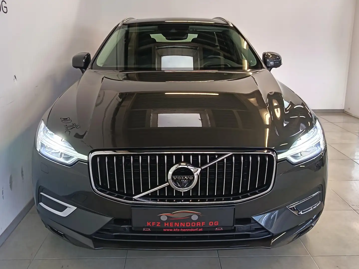 Volvo XC60 Inscription AWD Geartronic Grau - 2