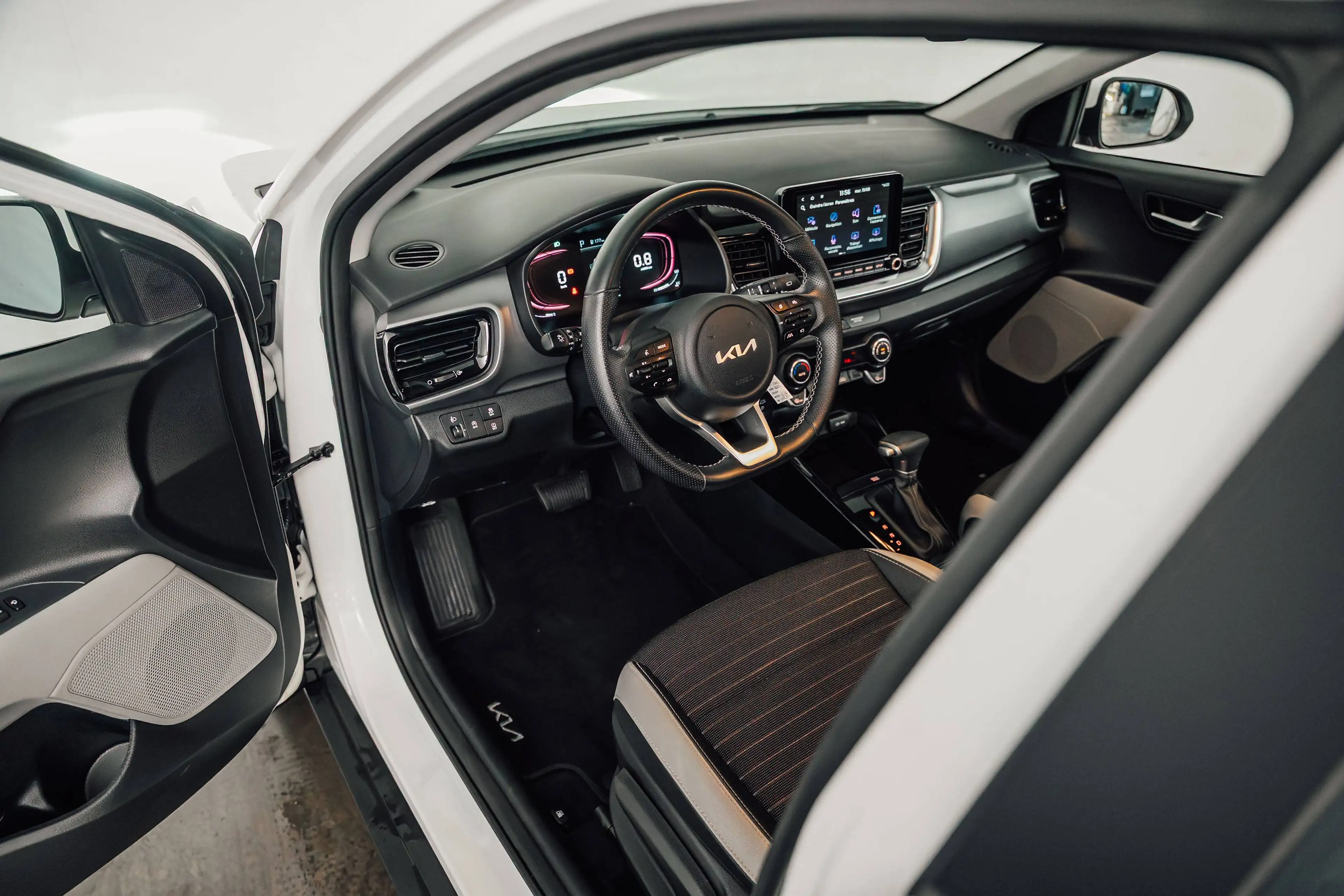 Kia Stonic Stonic 1.0 T Pure ISG DCT — photo 10