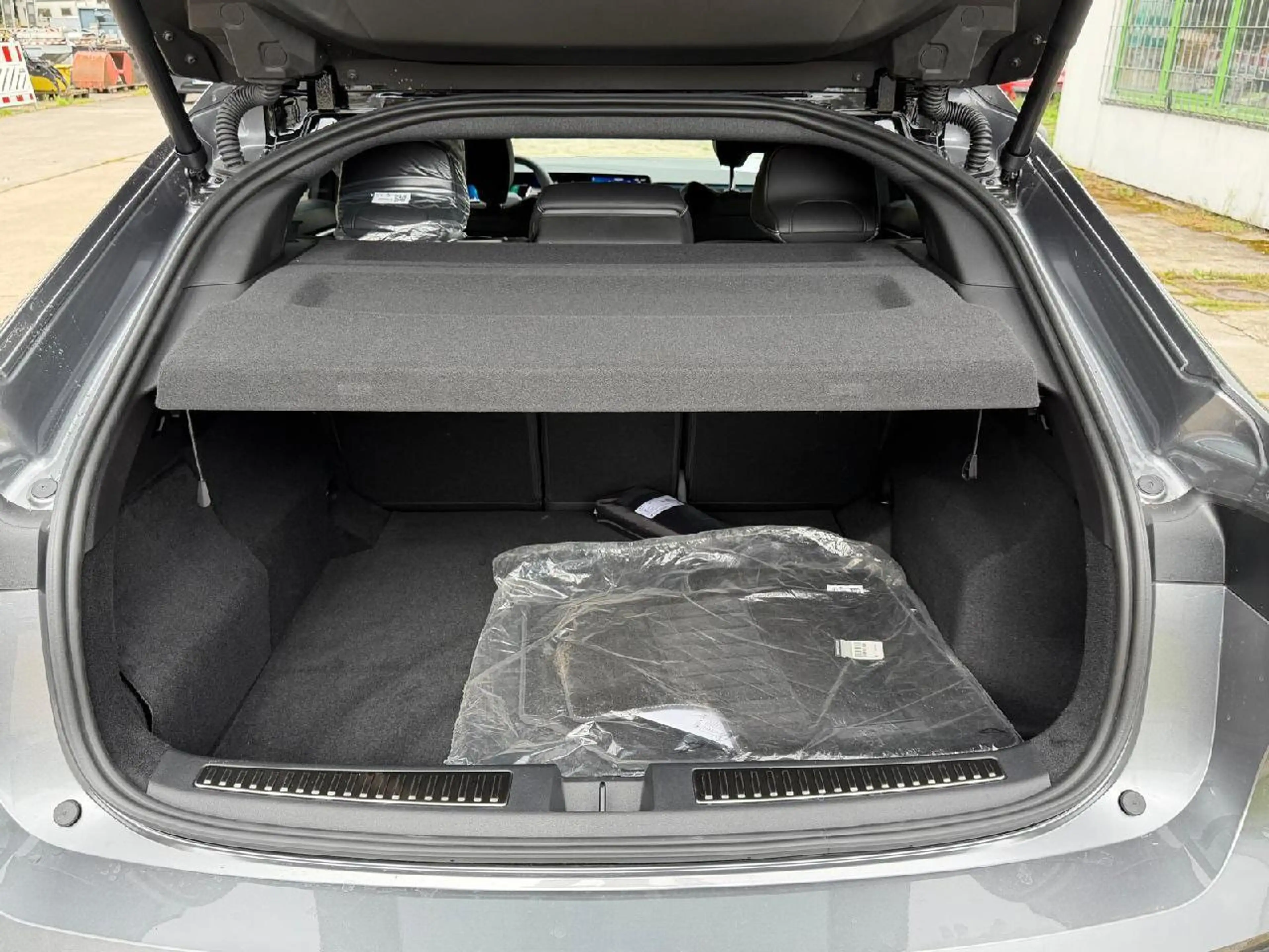 Renault Rafale 1.2 E-TECH Hybrid 200 Techno — photo 17