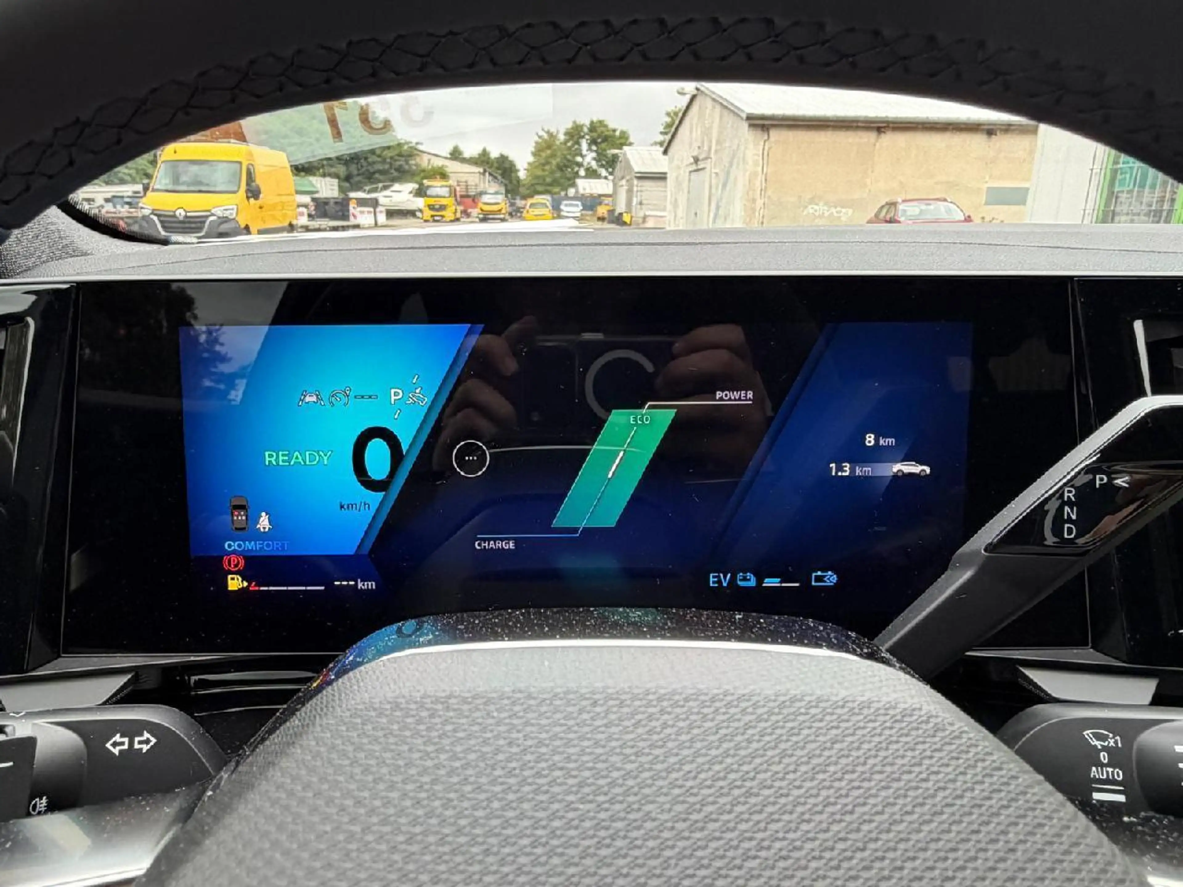 Renault Rafale 1.2 E-TECH Hybrid 200 Techno — photo 9