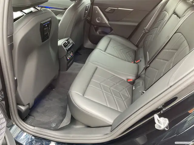 BMW M view 11