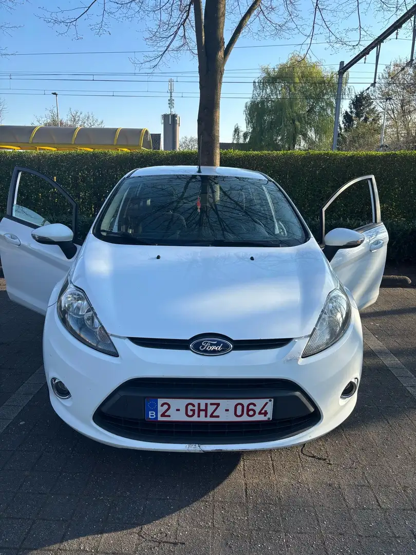 Ford Fiesta 1.4 TDCi Ambiente - 1