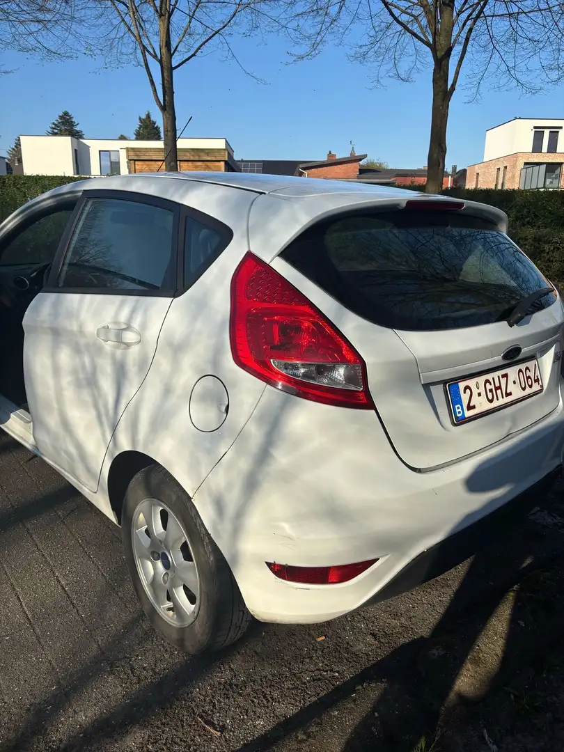 Ford Fiesta 1.4 TDCi Ambiente - 2