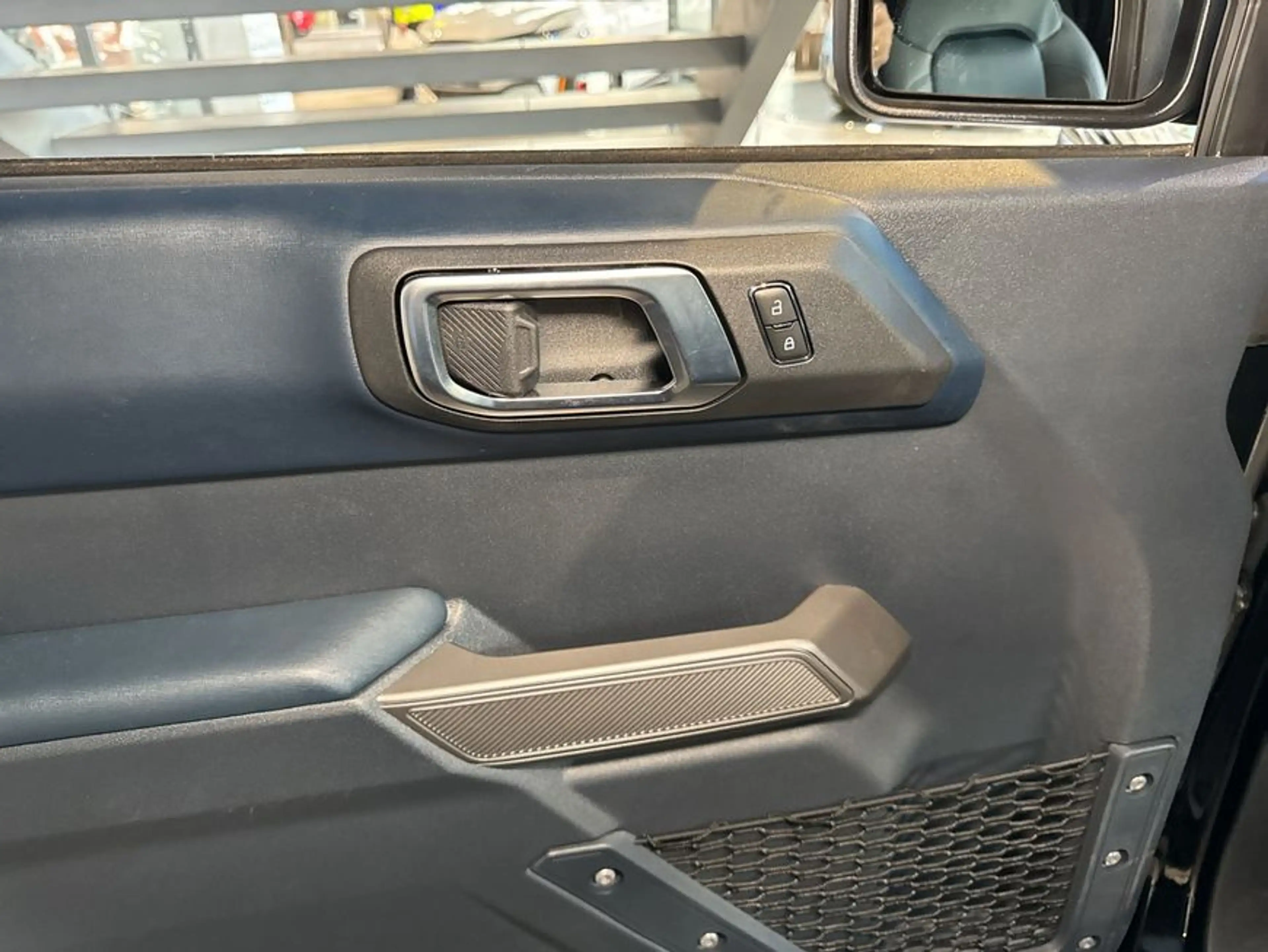 Ford Bronco 2.7 EcoBoost V6 Outer Banks — photo 12