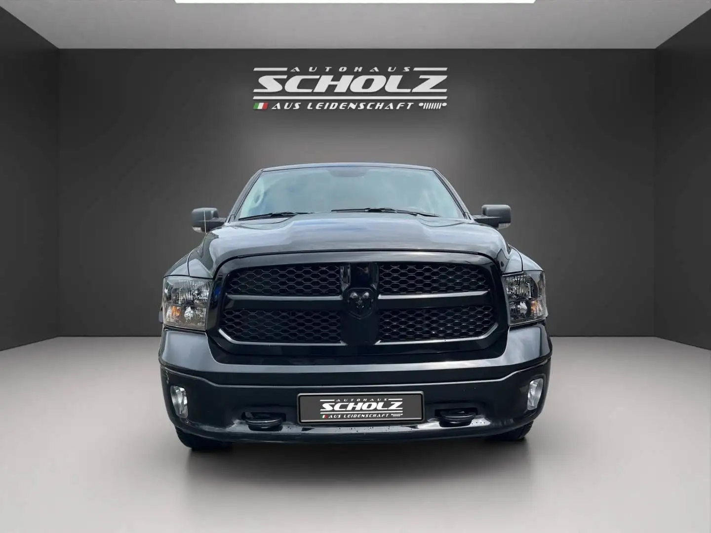 Dodge RAM 8RAM 1500 SLT Night Edition Schwarz - 2