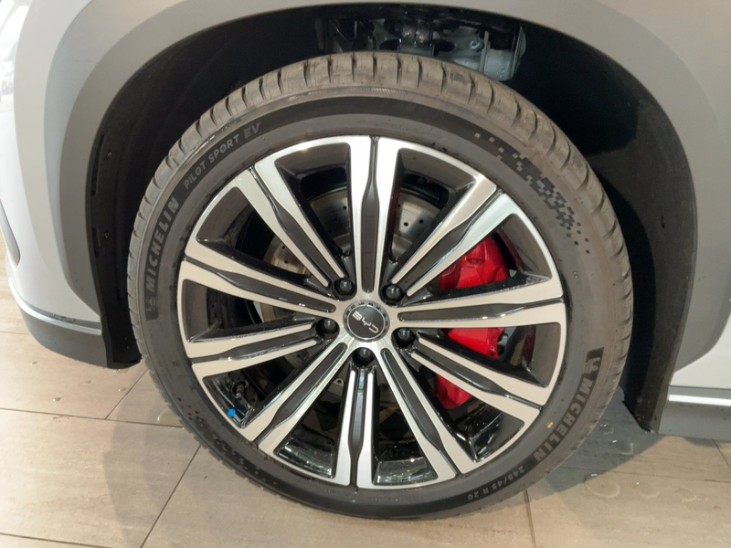 BYD Sealion 7 Excellence AWD Pano 360 ACC Navi HUD — photo 13