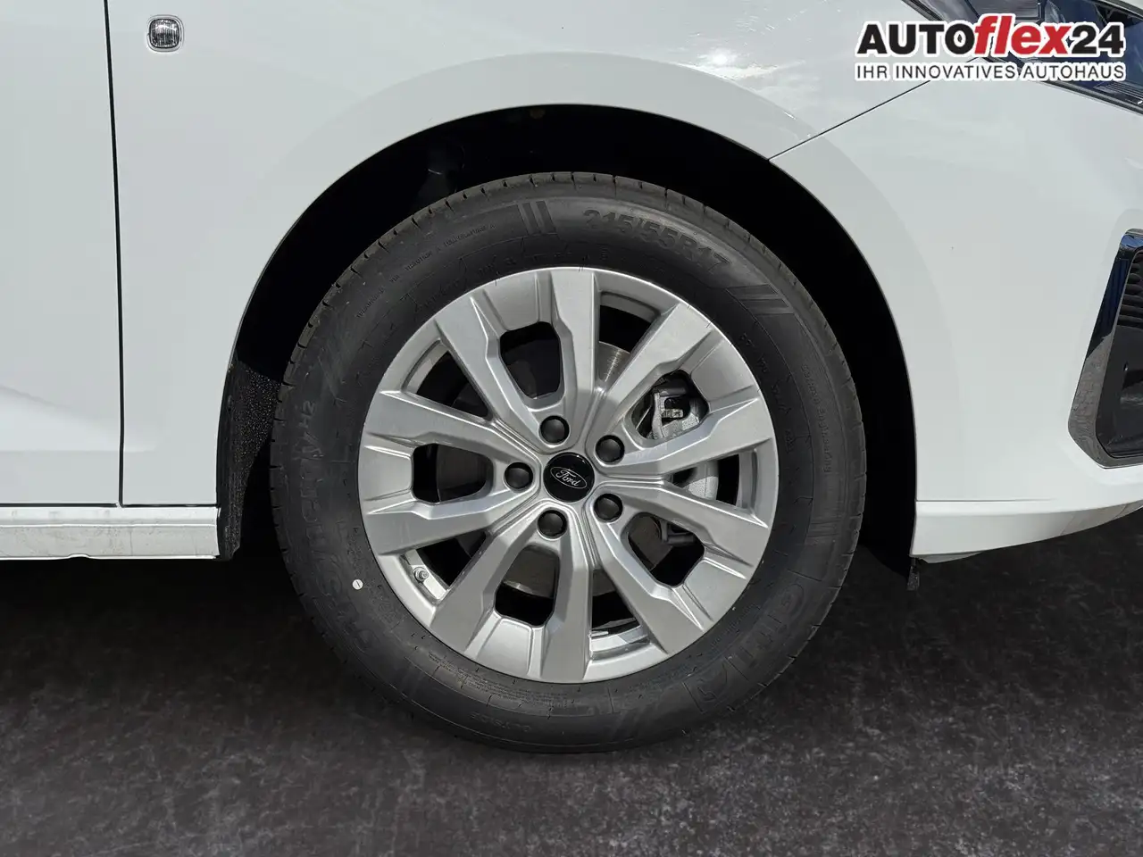 Ford Tourneo Connect Grand Titanium 1,5 7 Sitzer Klimaautomatik Anhä... 9