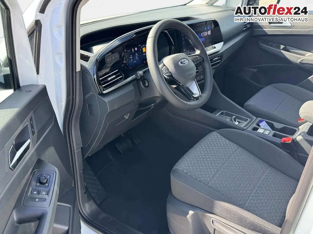 Ford Tourneo Connect Grand Titanium 1,5 7 Sitzer Klimaautomatik Anhä... 12