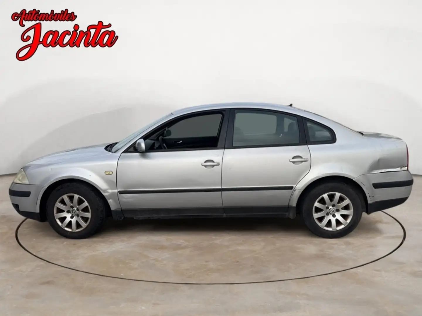 Volkswagen Passat 1.6 Edition Trend Gris - 2