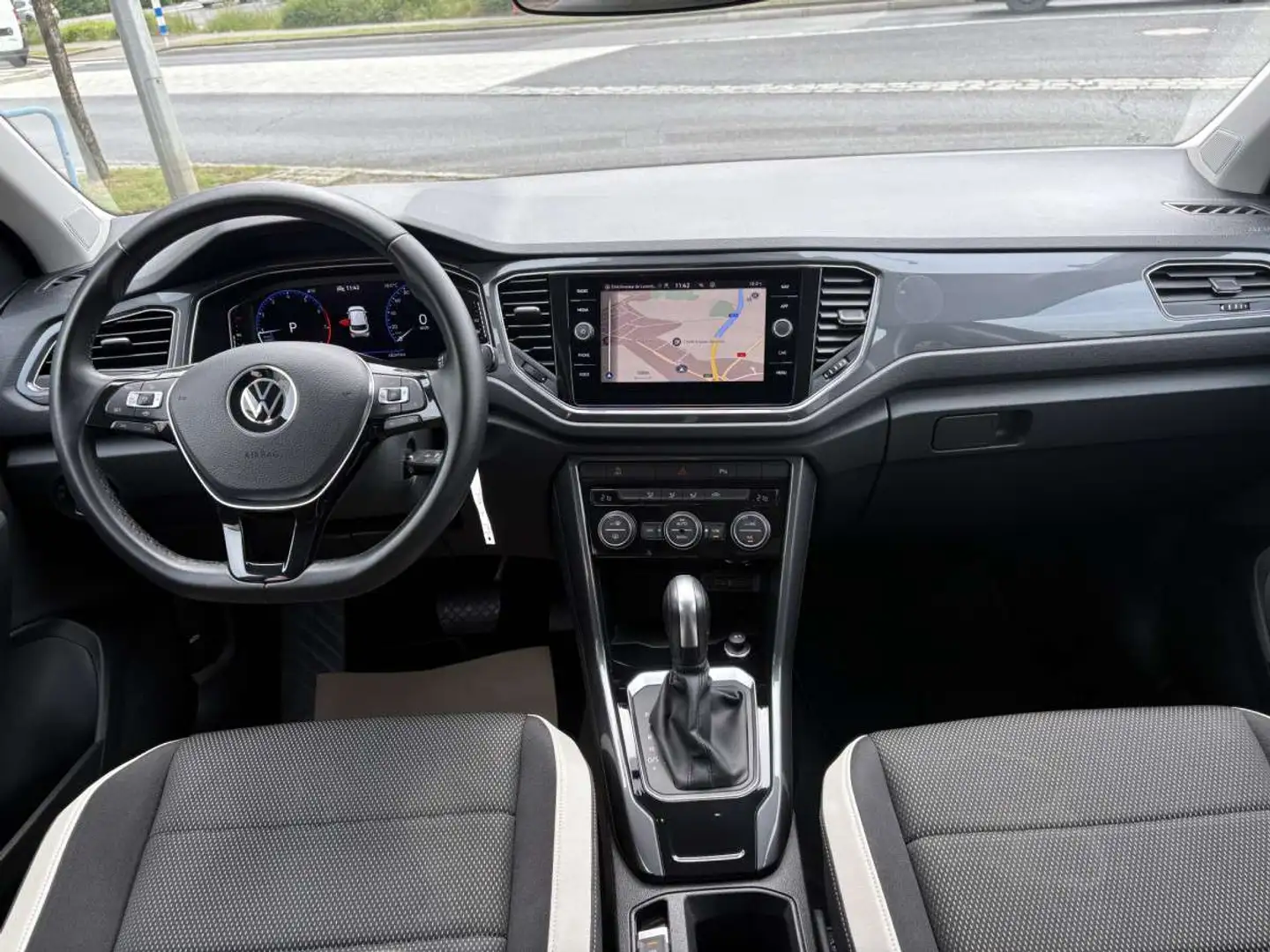 Volkswagen T-Roc SPORT 1.5 TSI 150 DSG * GARANTIE 36 MOIS * Gris - 2