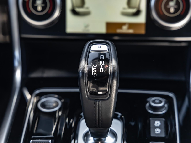 Jaguar XE D200 R-Dynamic HSE AWD PANO NAVI SHZ — photo 14