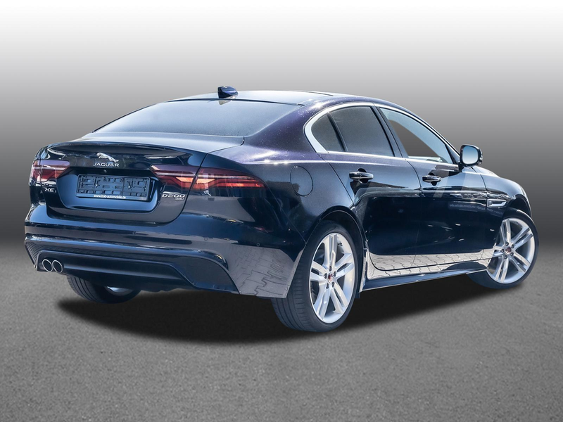 Jaguar XE D200 R-Dynamic HSE AWD PANO NAVI SHZ — photo 2