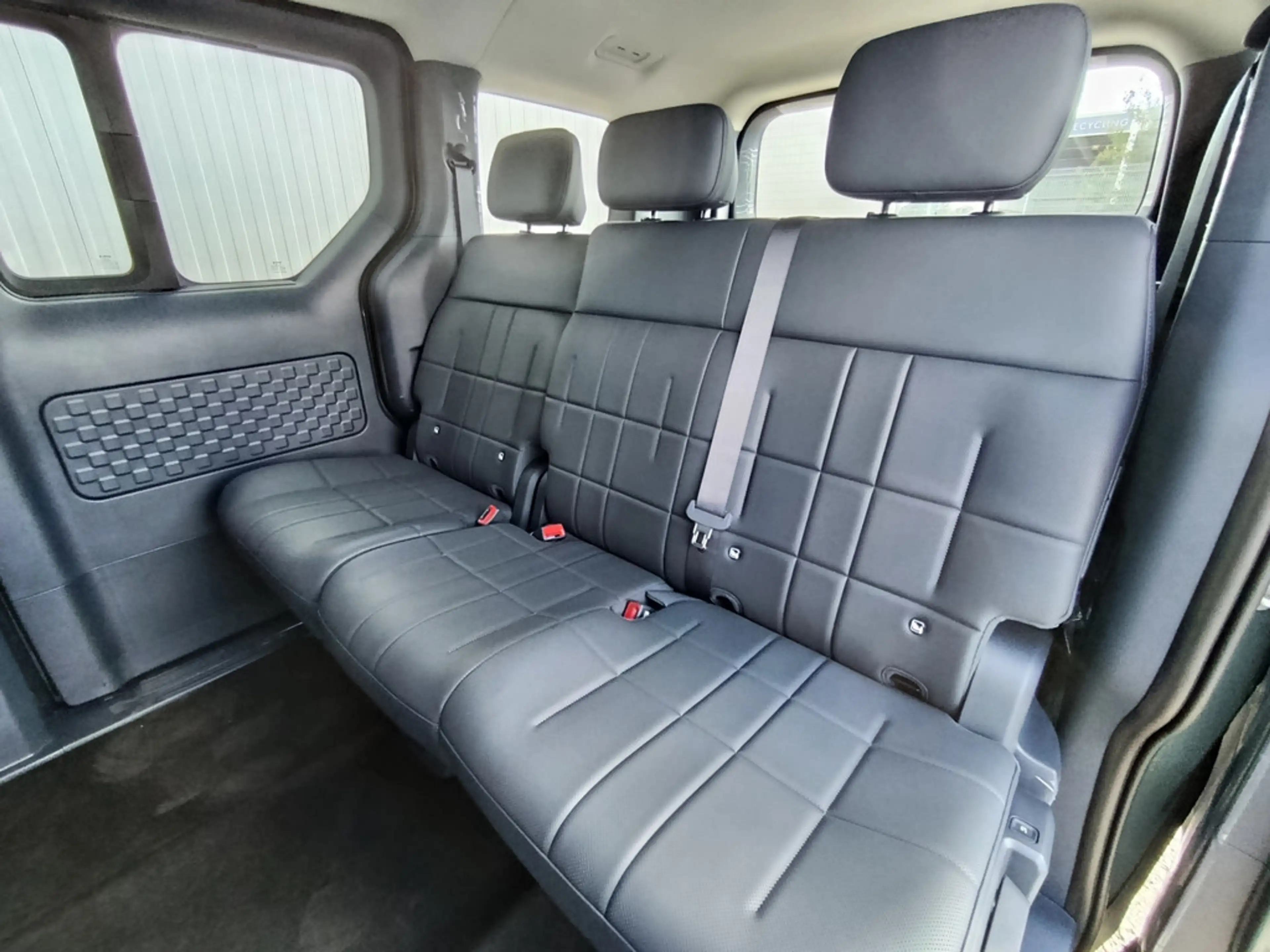 Kia PV5 Passenger Elite 71,2 kWh AW-/ WP-/ PP-/ SM-/ Comfort-Paket — photo 8