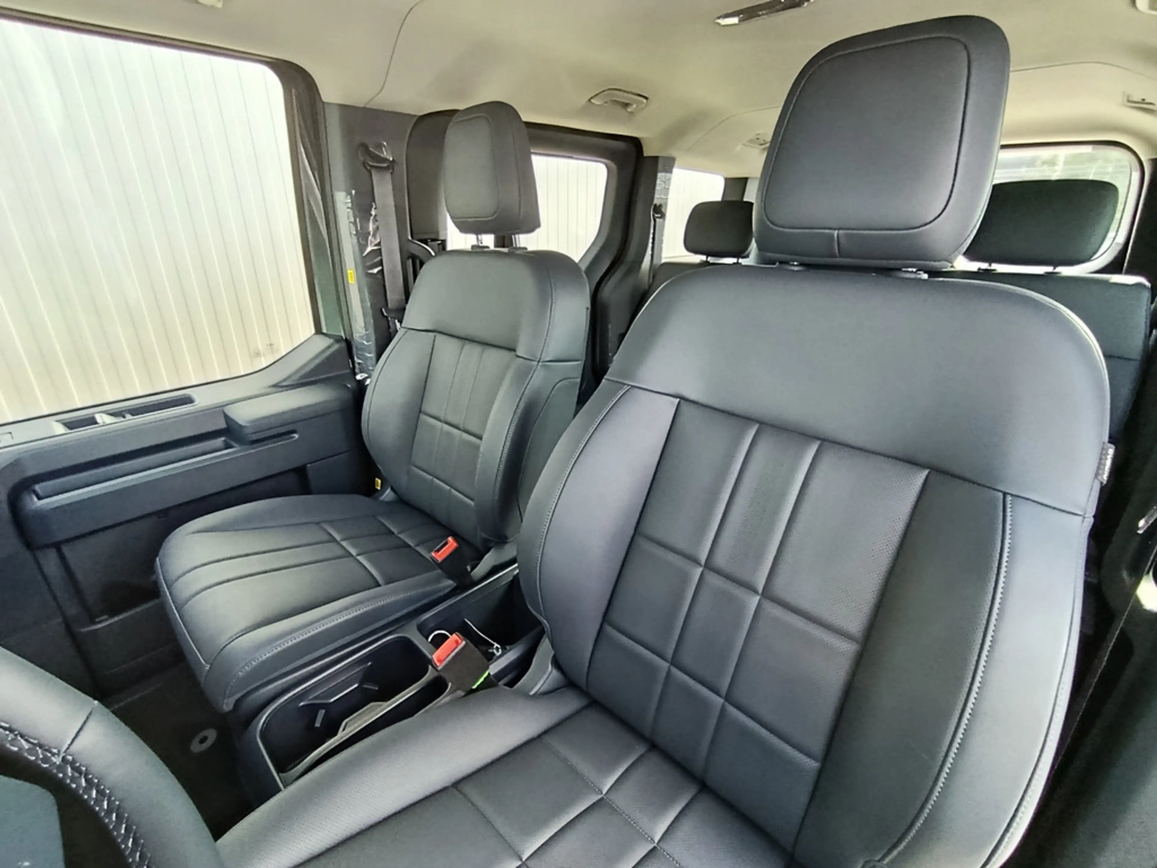 Kia PV5 Passenger Elite 71,2 kWh AW-/ WP-/ PP-/ SM-/ Comfort-Paket — photo 7