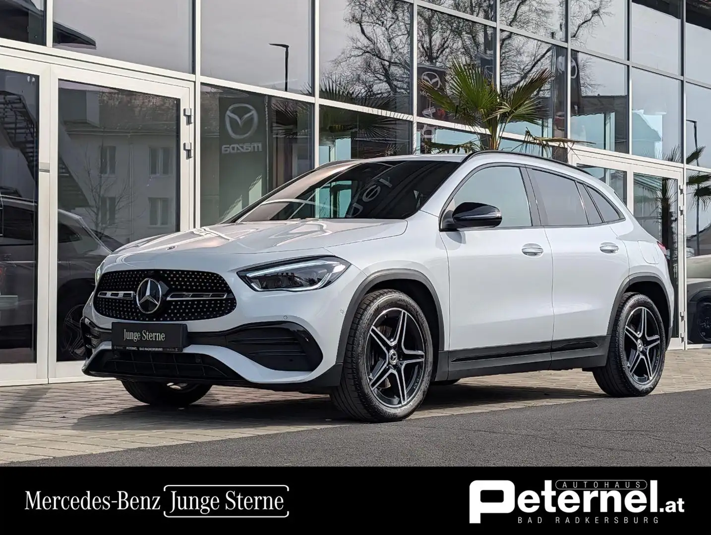 Mercedes-Benz GLA 200 d AMG Line Shz Distr Ambi Mbeam AMG  PTS Weiß - 1