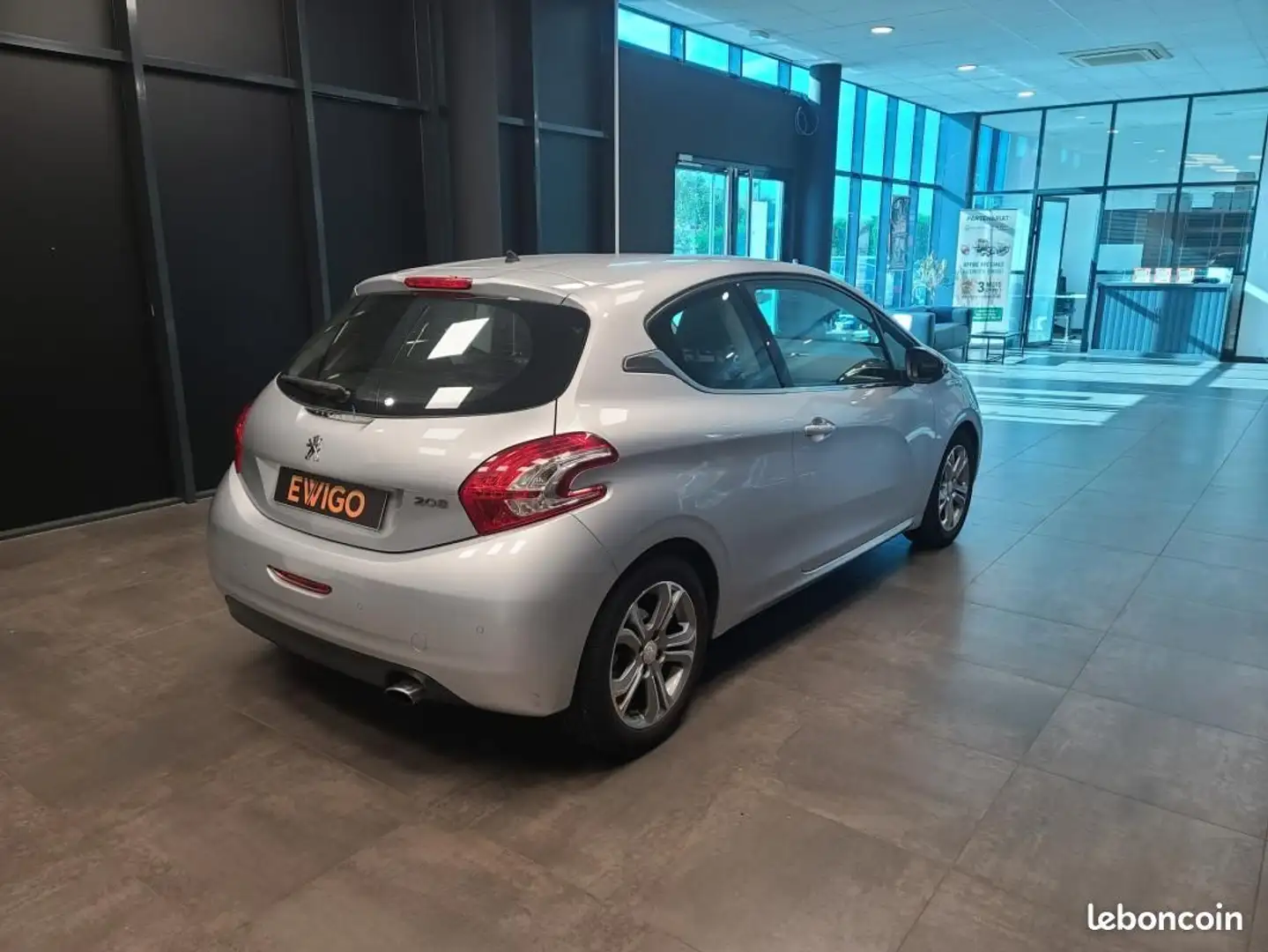Peugeot 208 1.4 VTI 95ch ACTIVE Gris - 2