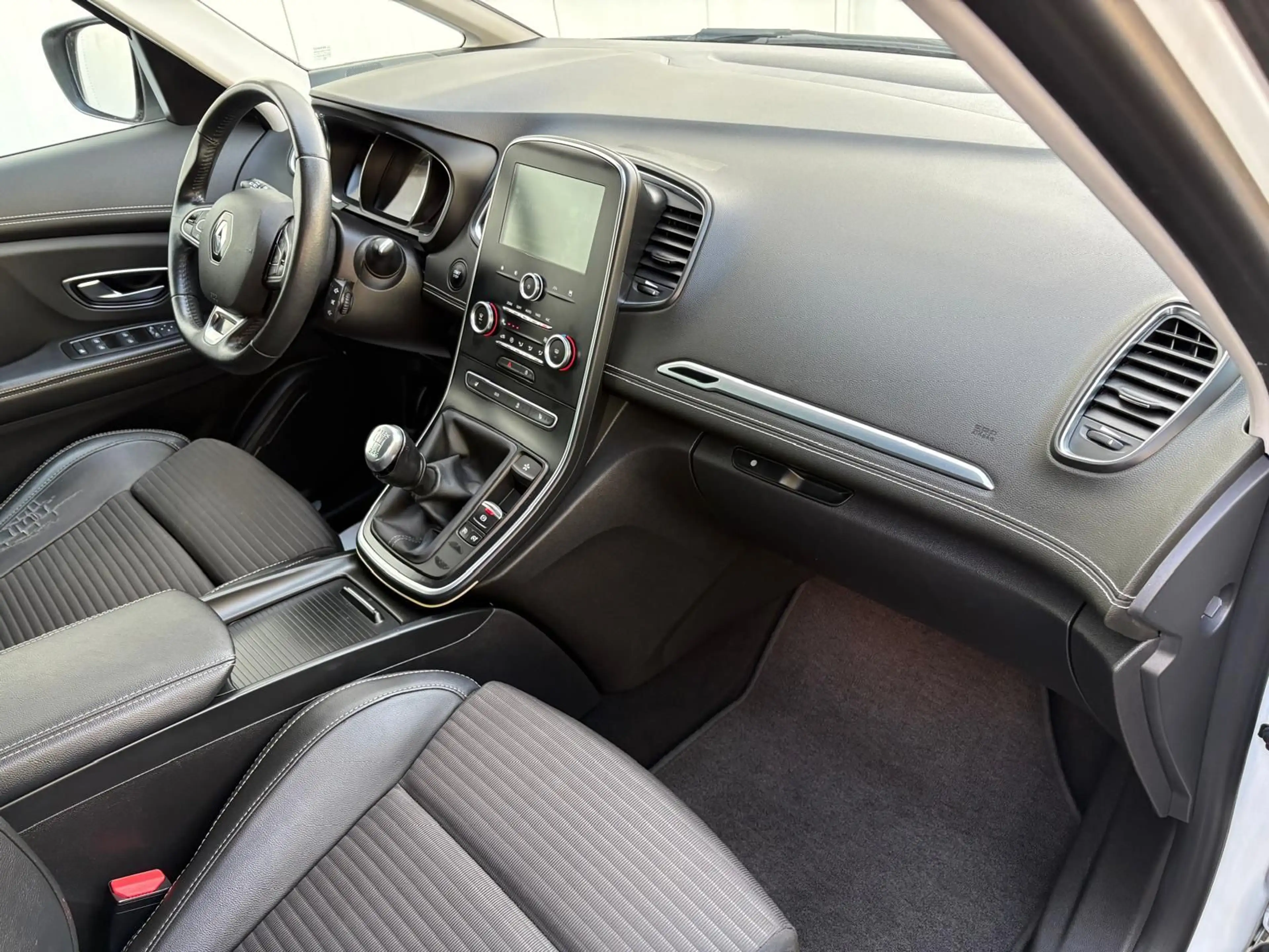 Renault Scenic IV Intens/MASSAGE/SHZ/TEMP/PDC/GJR/LMF — photo 13