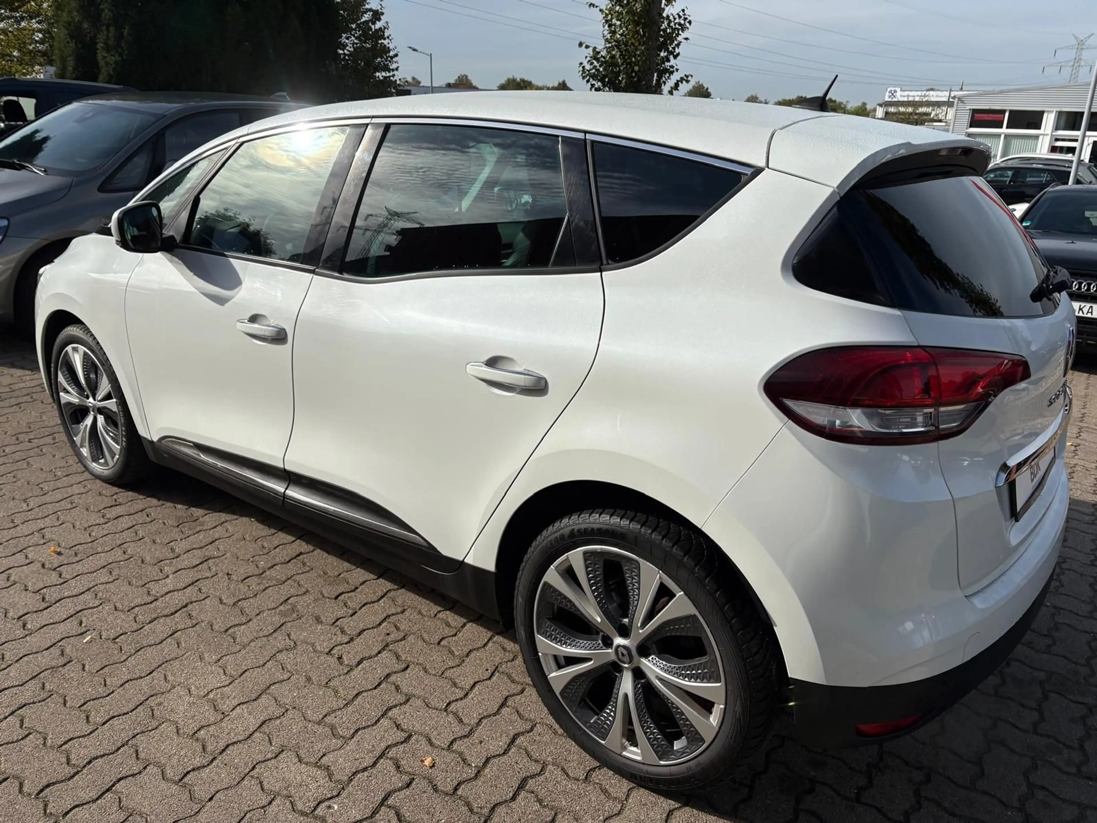 Renault Scenic IV Intens/MASSAGE/SHZ/TEMP/PDC/GJR/LMF — photo 5