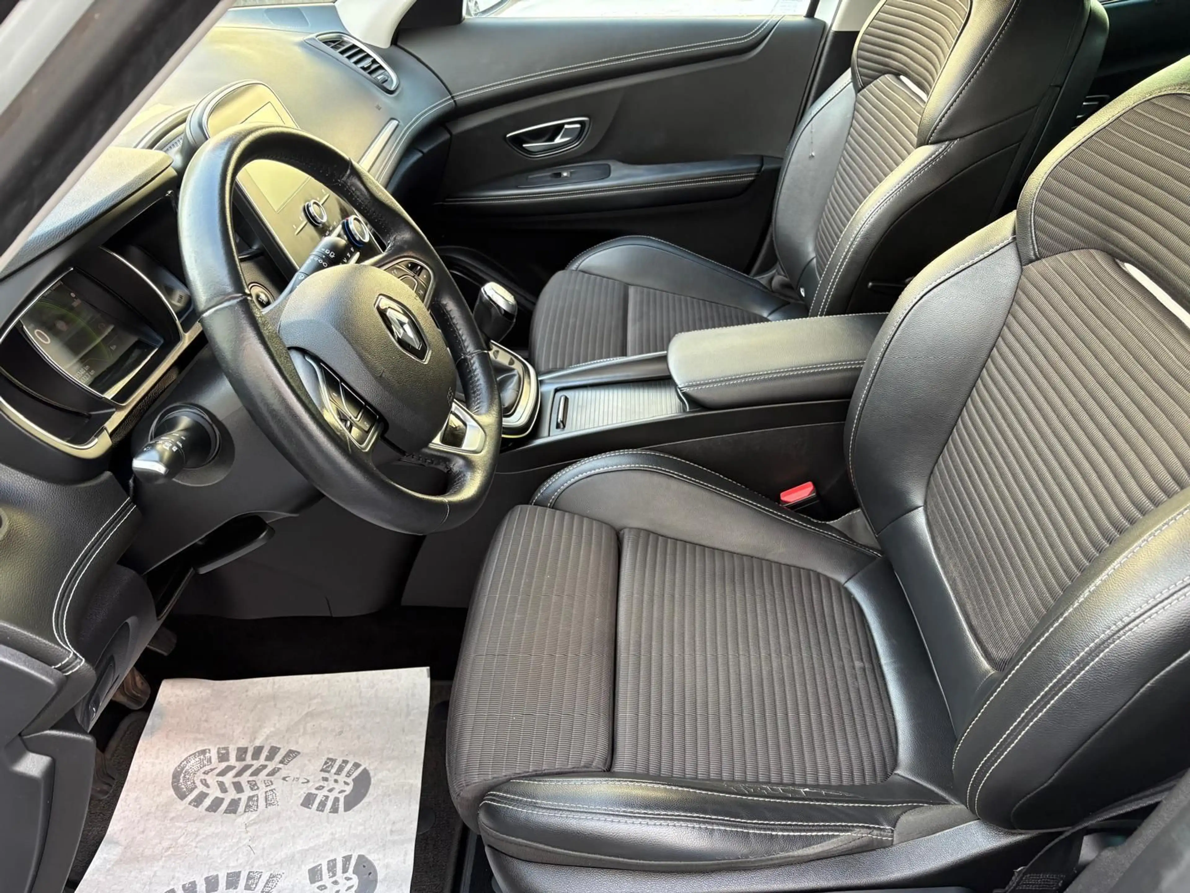 Renault Scenic IV Intens/MASSAGE/SHZ/TEMP/PDC/GJR/LMF — photo 10