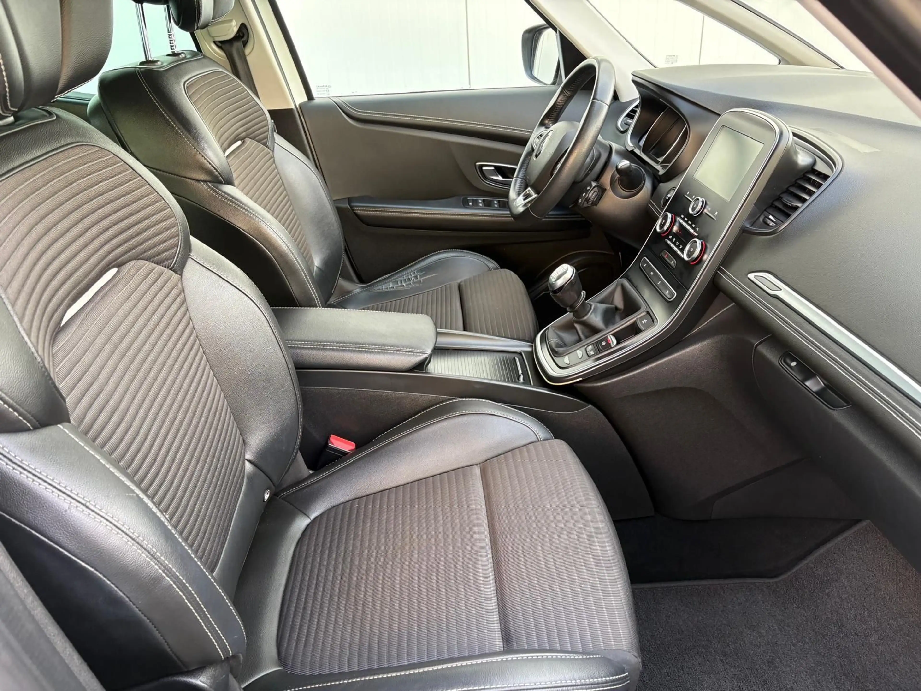 Renault Scenic IV Intens/MASSAGE/SHZ/TEMP/PDC/GJR/LMF — photo 14