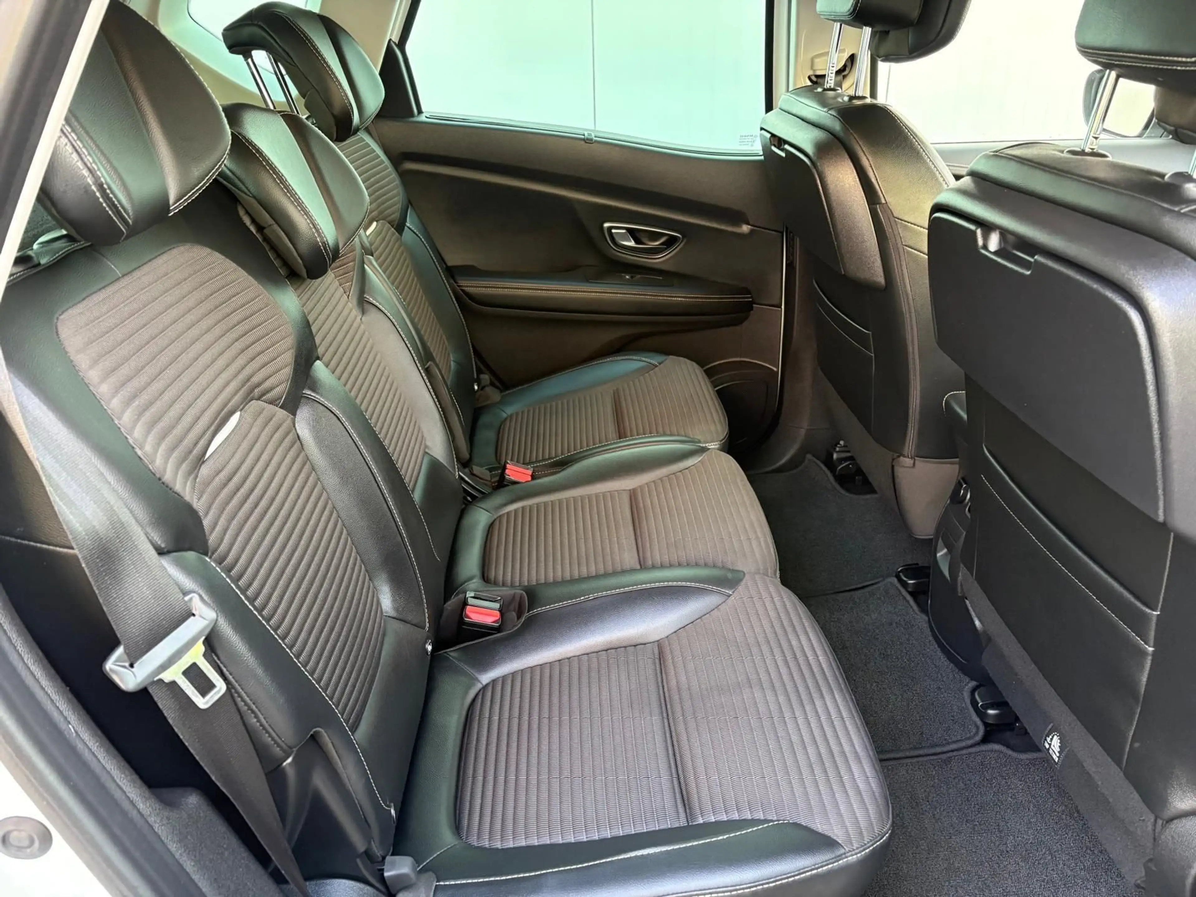 Renault Scenic IV Intens/MASSAGE/SHZ/TEMP/PDC/GJR/LMF — photo 15