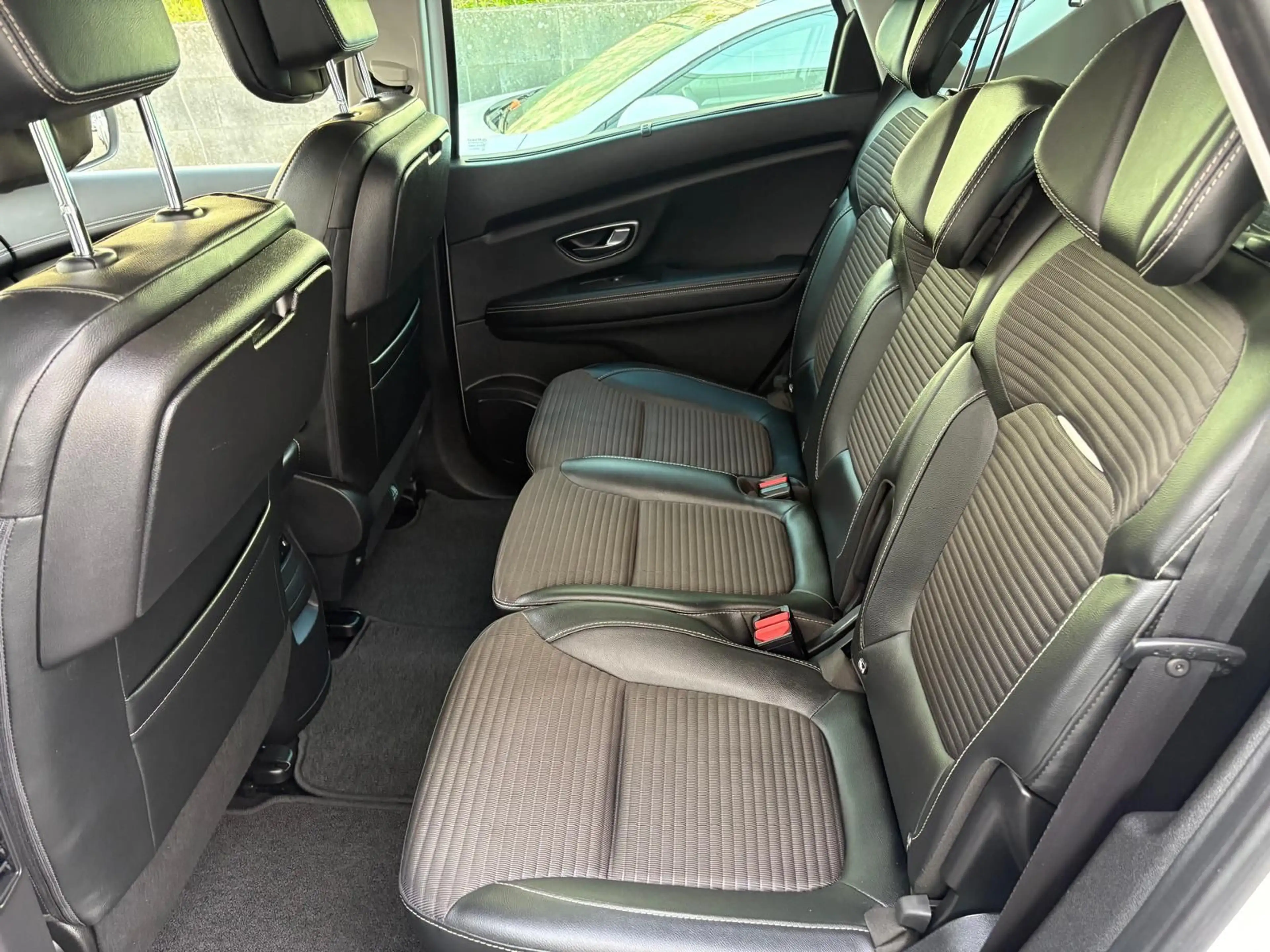 Renault Scenic IV Intens/MASSAGE/SHZ/TEMP/PDC/GJR/LMF — photo 11