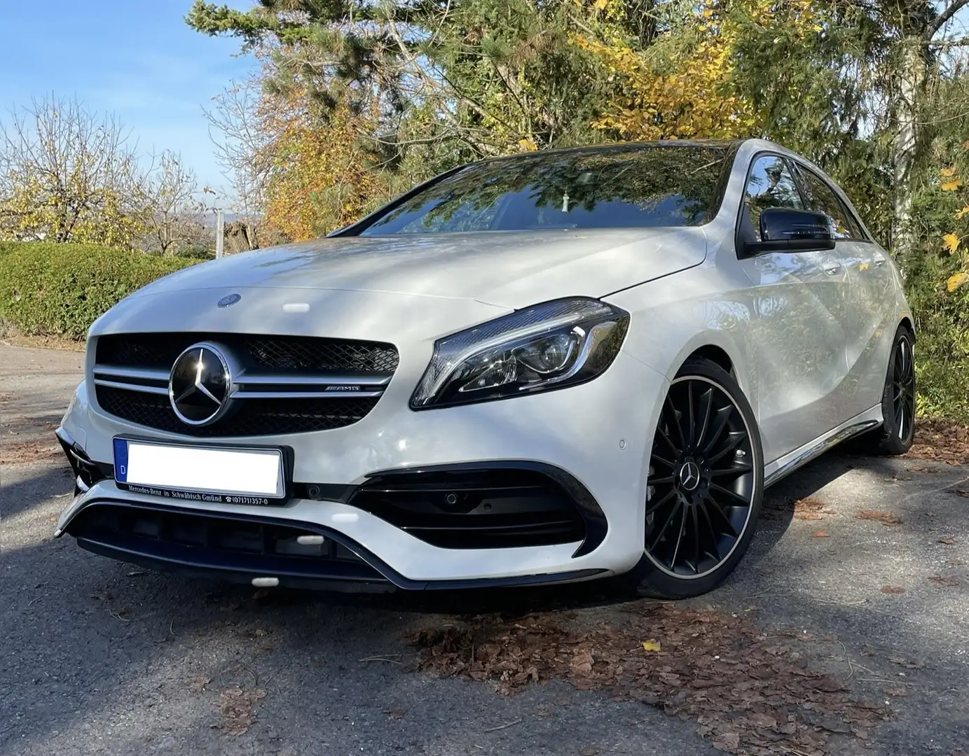 Mercedes-Benz A 45 AMG PANO/DRIVER‘S-P/PERFORMANCE-AA/HARMAN-K Weiß - 1