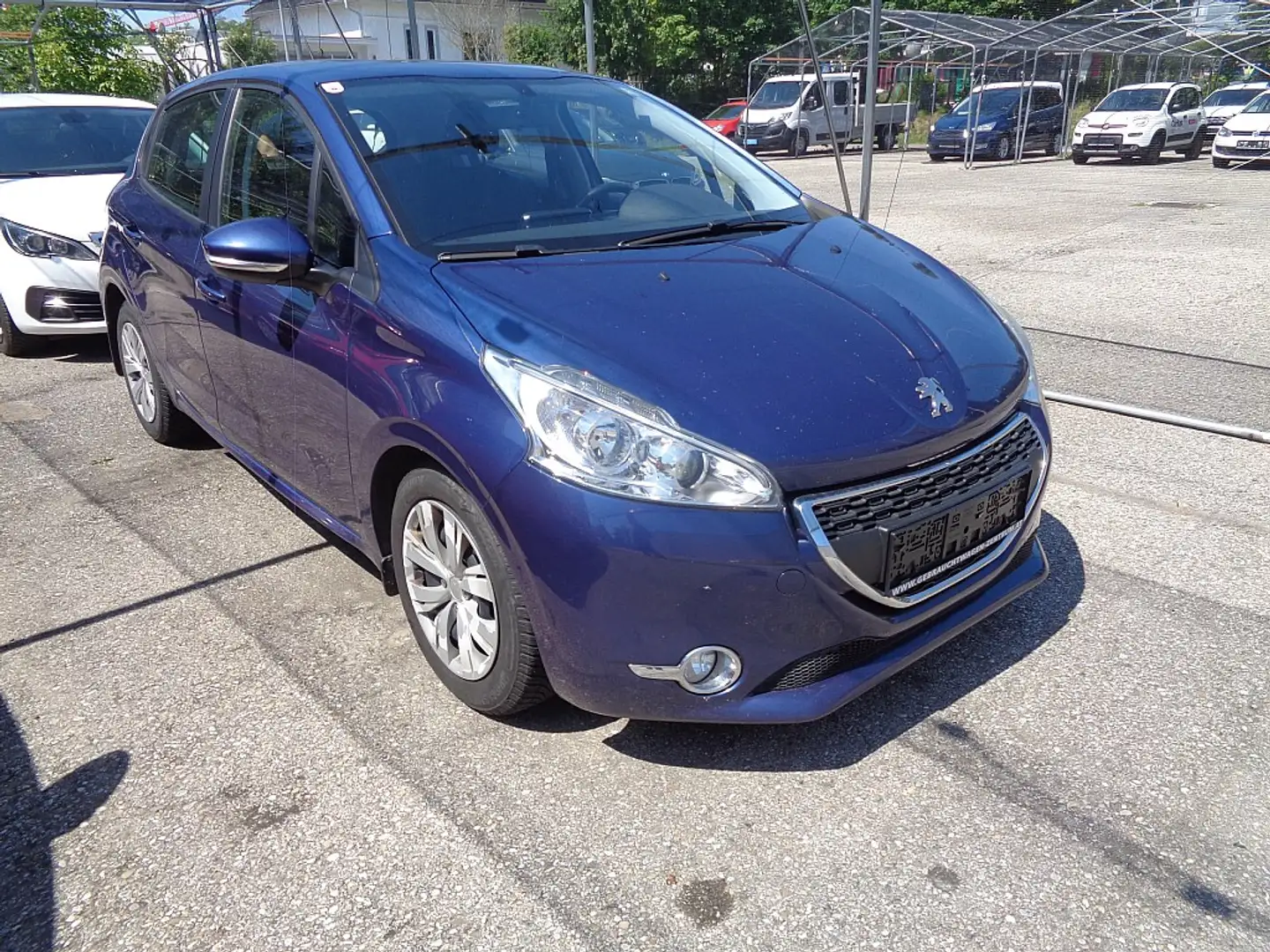 Peugeot 208 Active 1,6 e-HDI 92 FAP Blau - 2